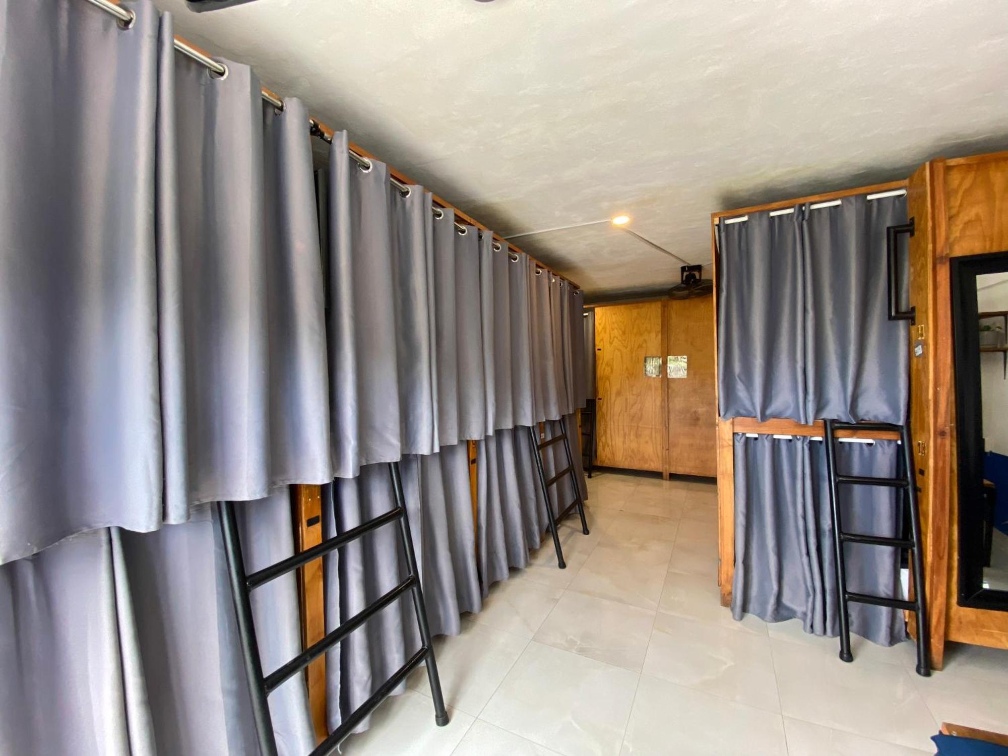 Bed 14-Bed Mixed Dormitory Room