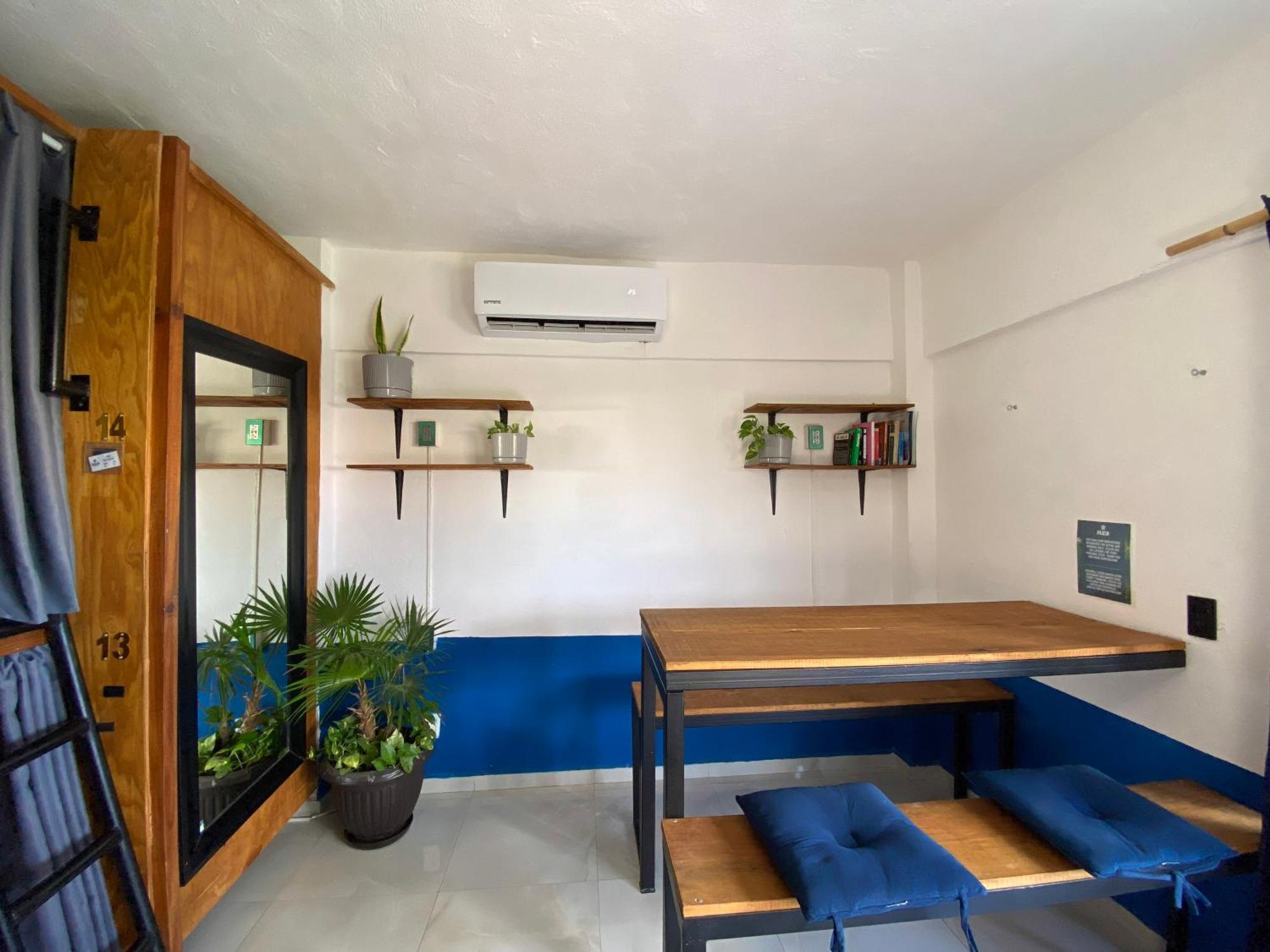 Bed 14-Bed Mixed Dormitory Room