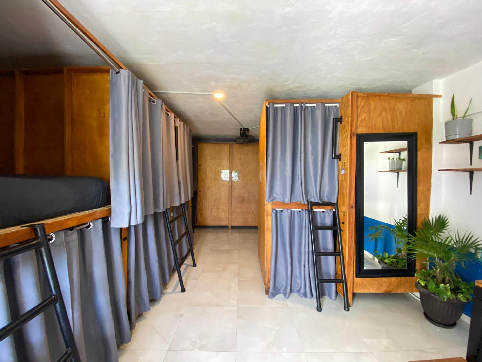 Bed 14-Bed Mixed Dormitory Room