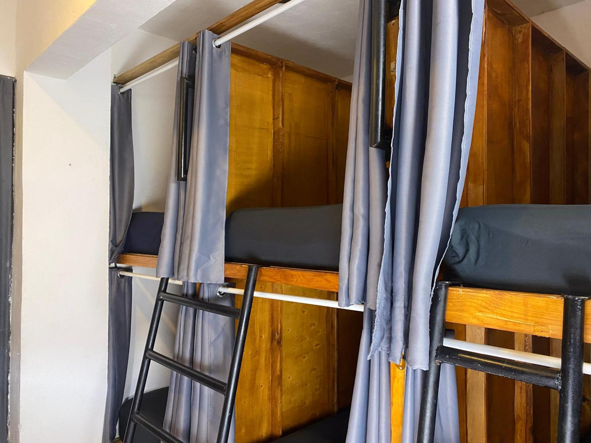 Bed 8-Bed Female Dormitory Room