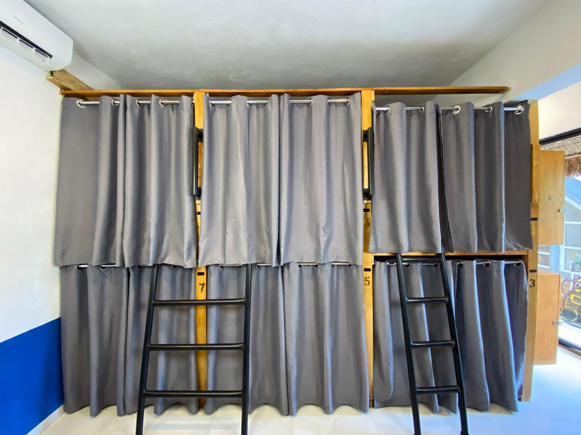 Bed 8-Bed Mixed Dormitory Room