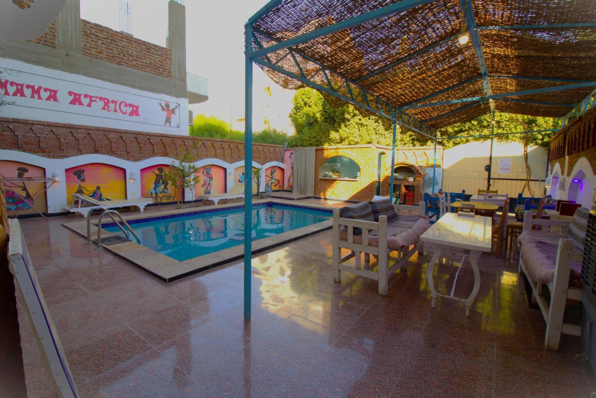 Studio Pool View