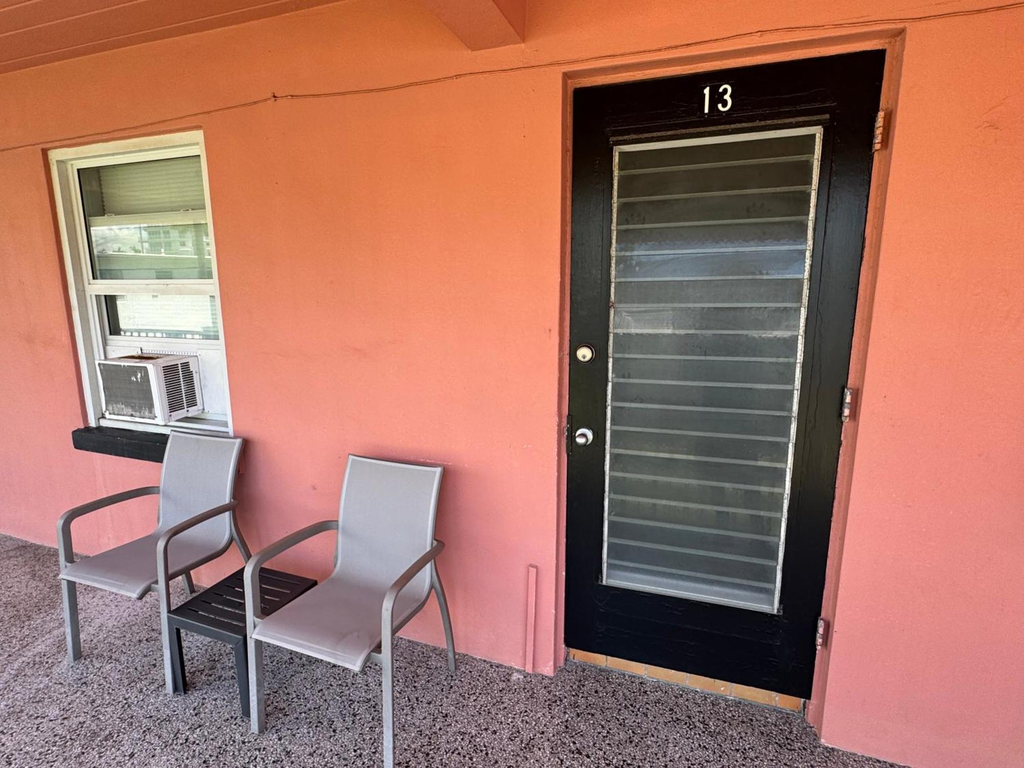 1 Bedroom Deluxe Traditional Building