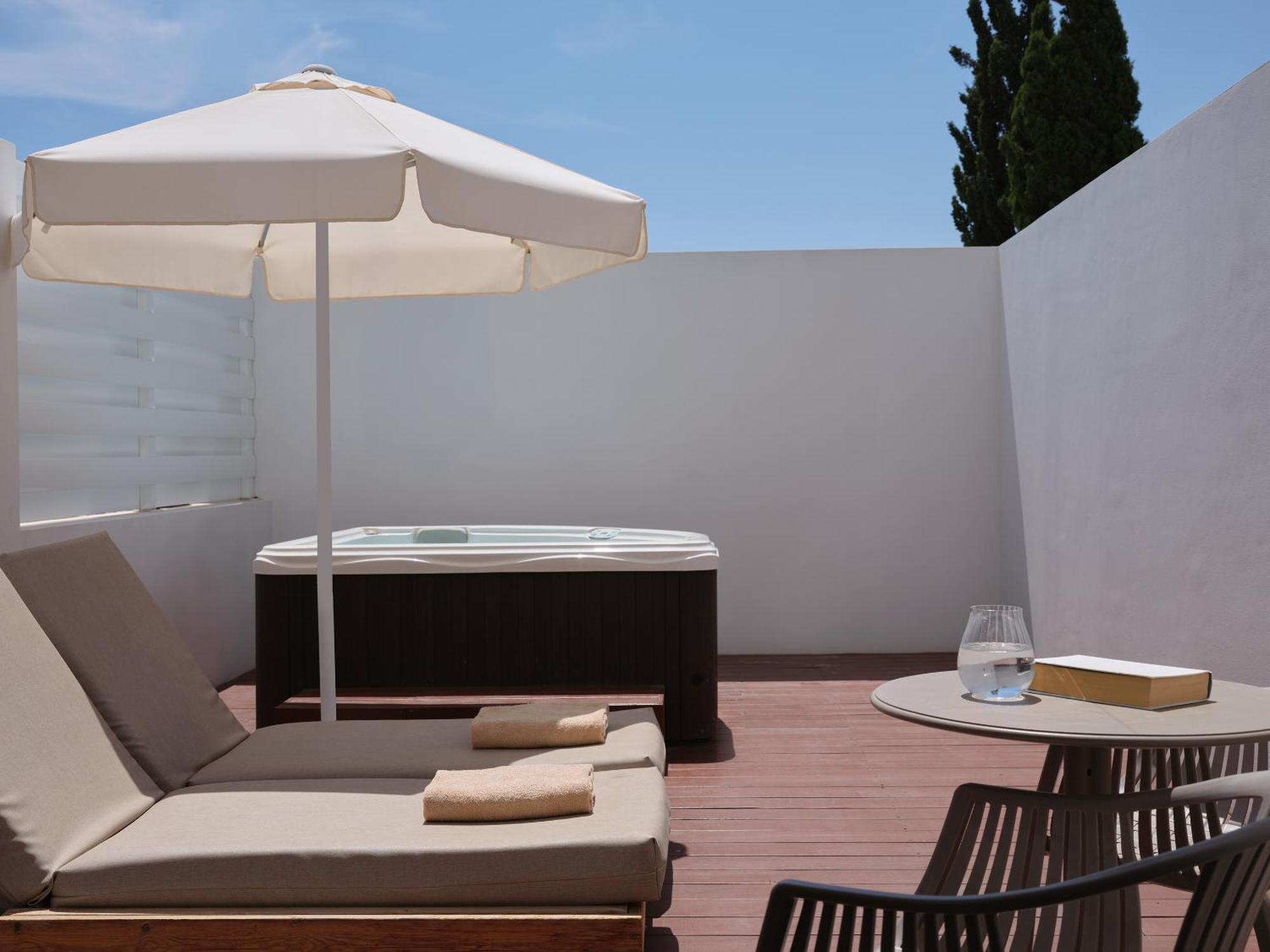 Superior Room Inland View Outdoor Whirlpool,1699350907:JPEG