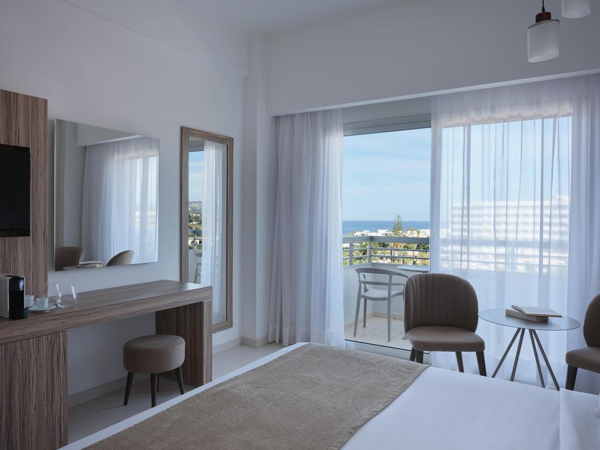 Superior Room Side Sea View