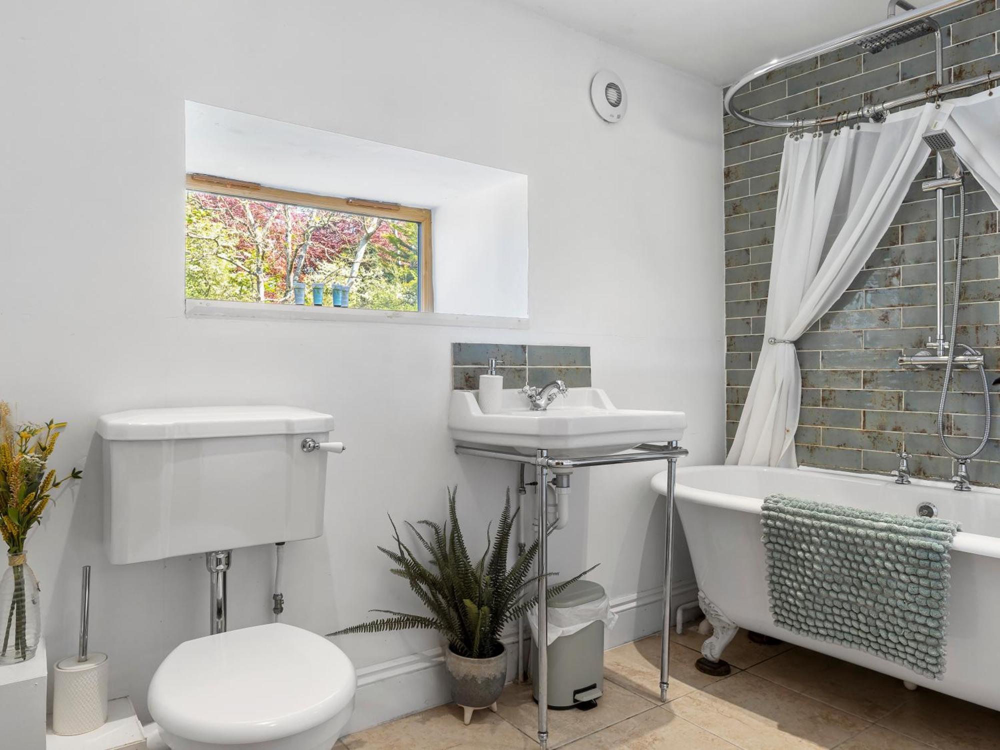 Deluxe Double Room Bath