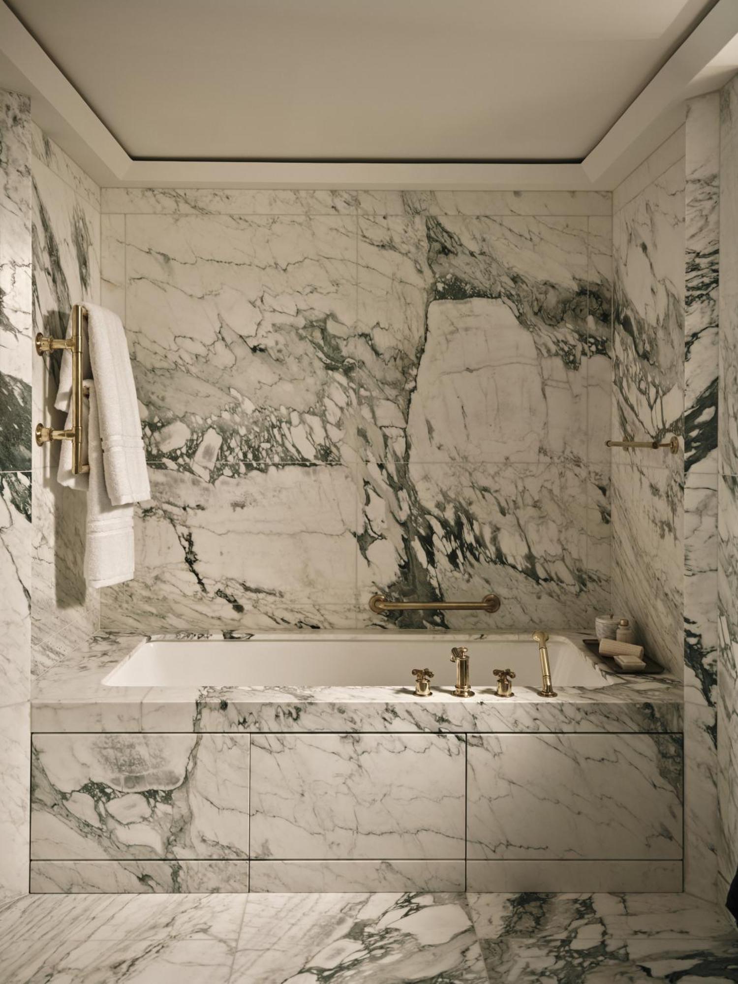 Deluxe Mews Suite