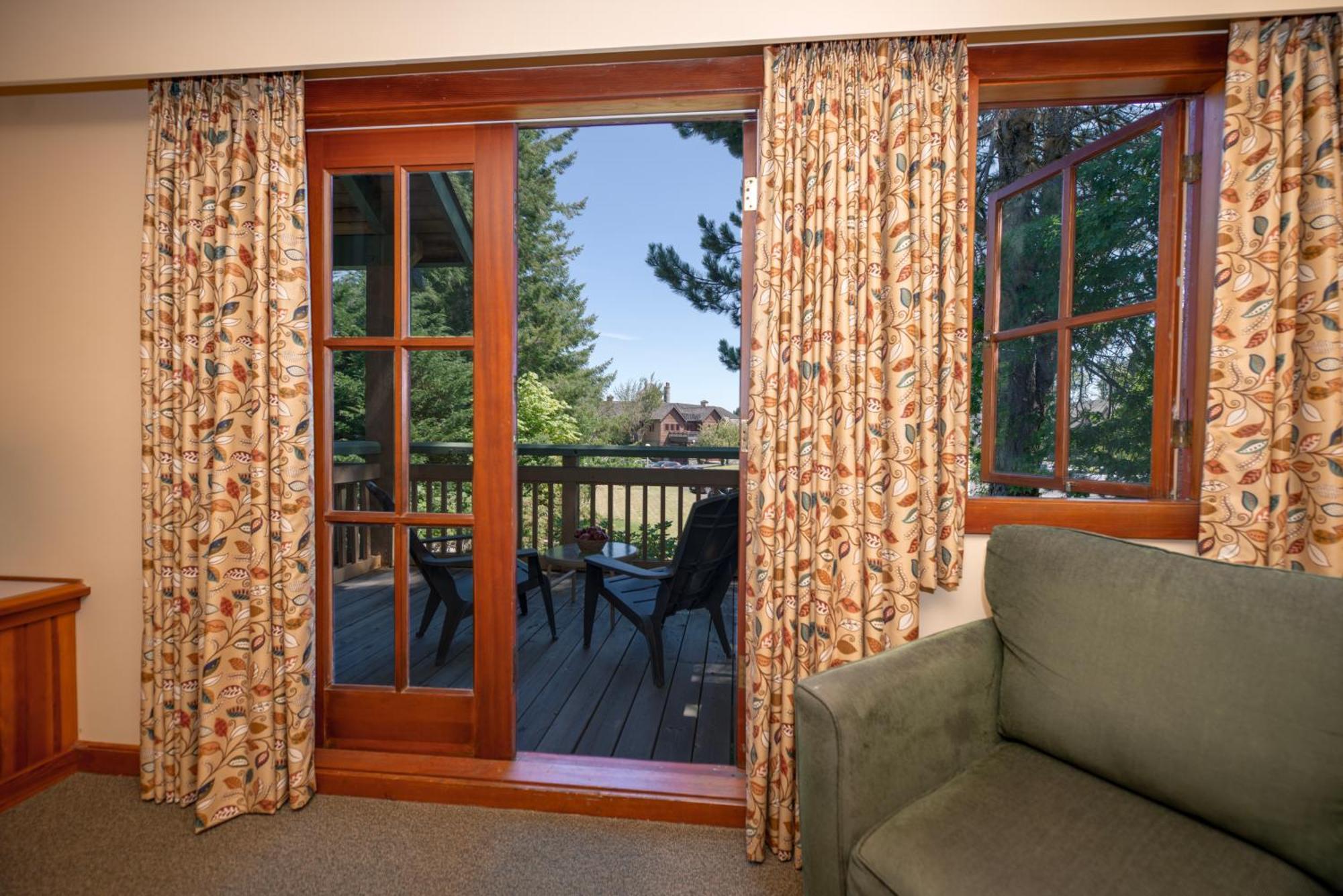 Garden View Executive Loft