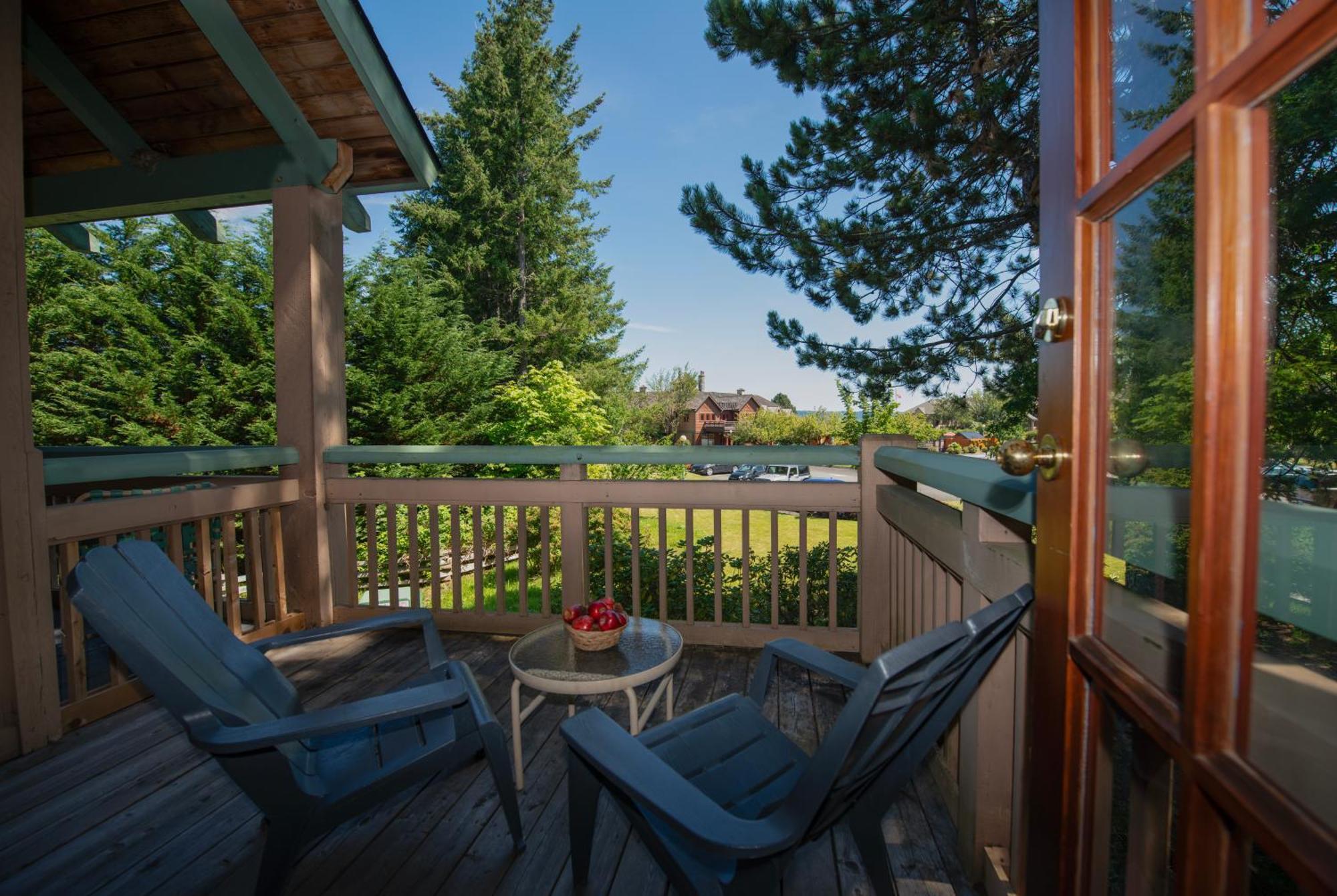 Garden View Executive Loft