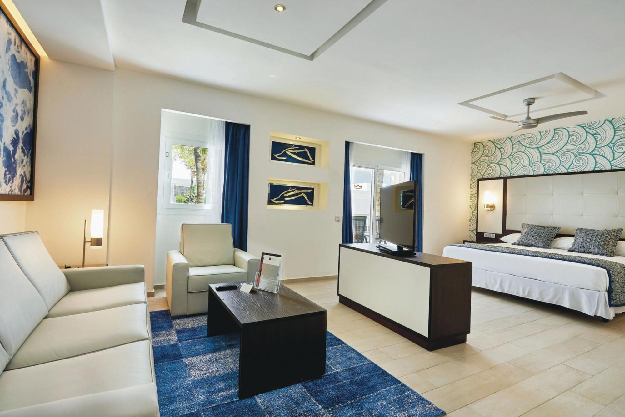 Junior Suite,1702859588:JPEG