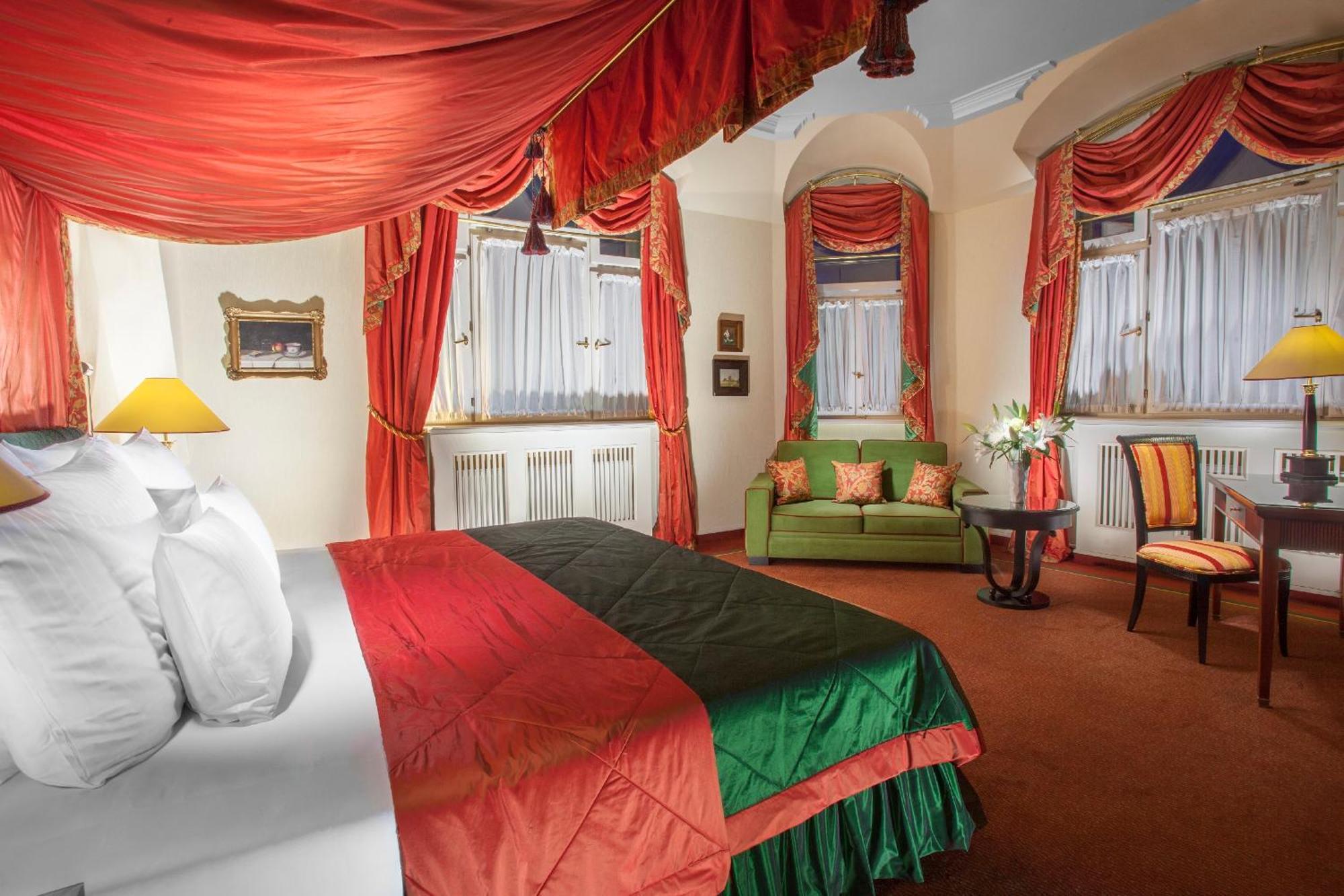 Art Nouveau King Suite