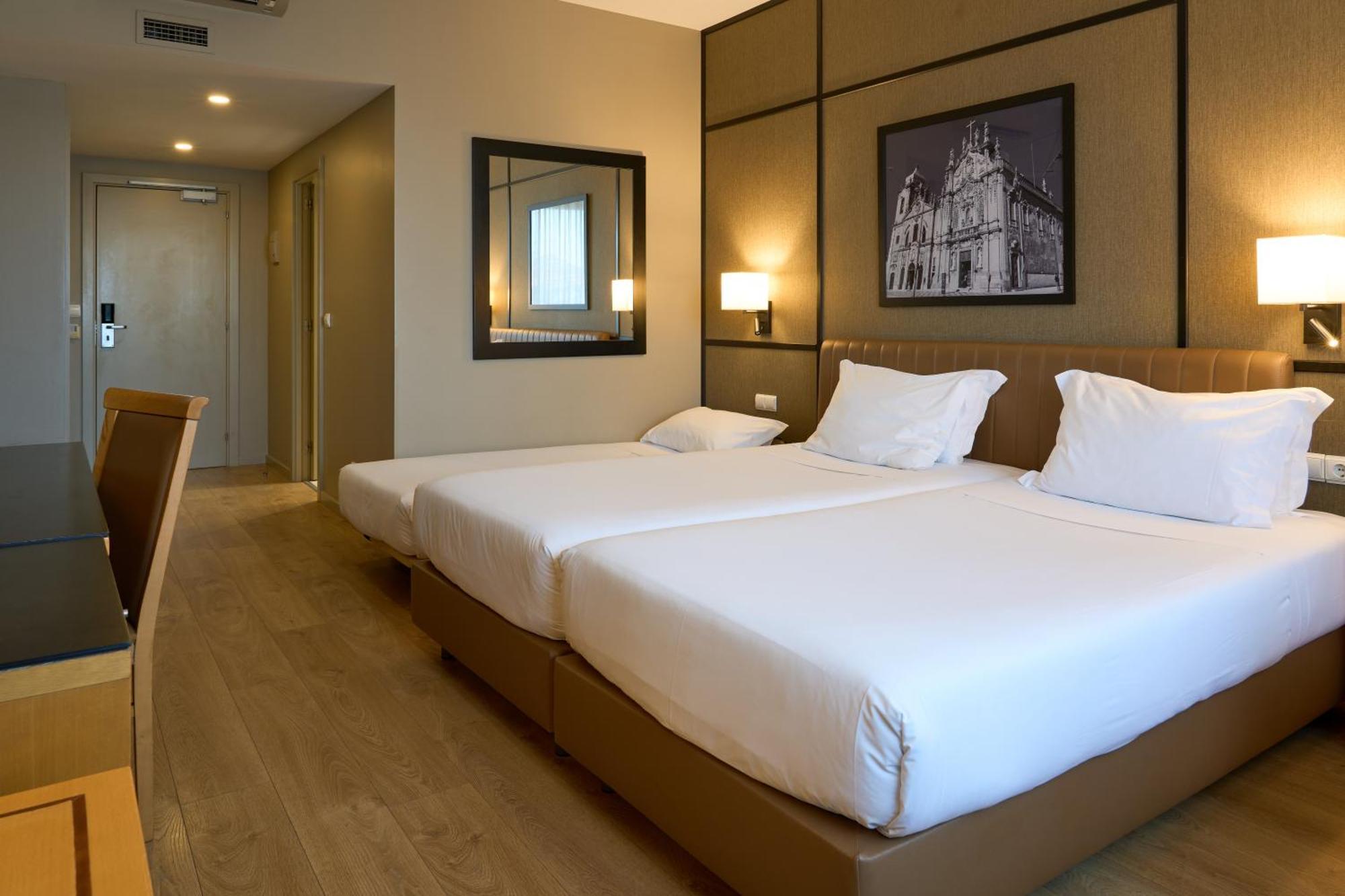 Camera Standard Doppia con Letti Singoli con Letto Supplementare