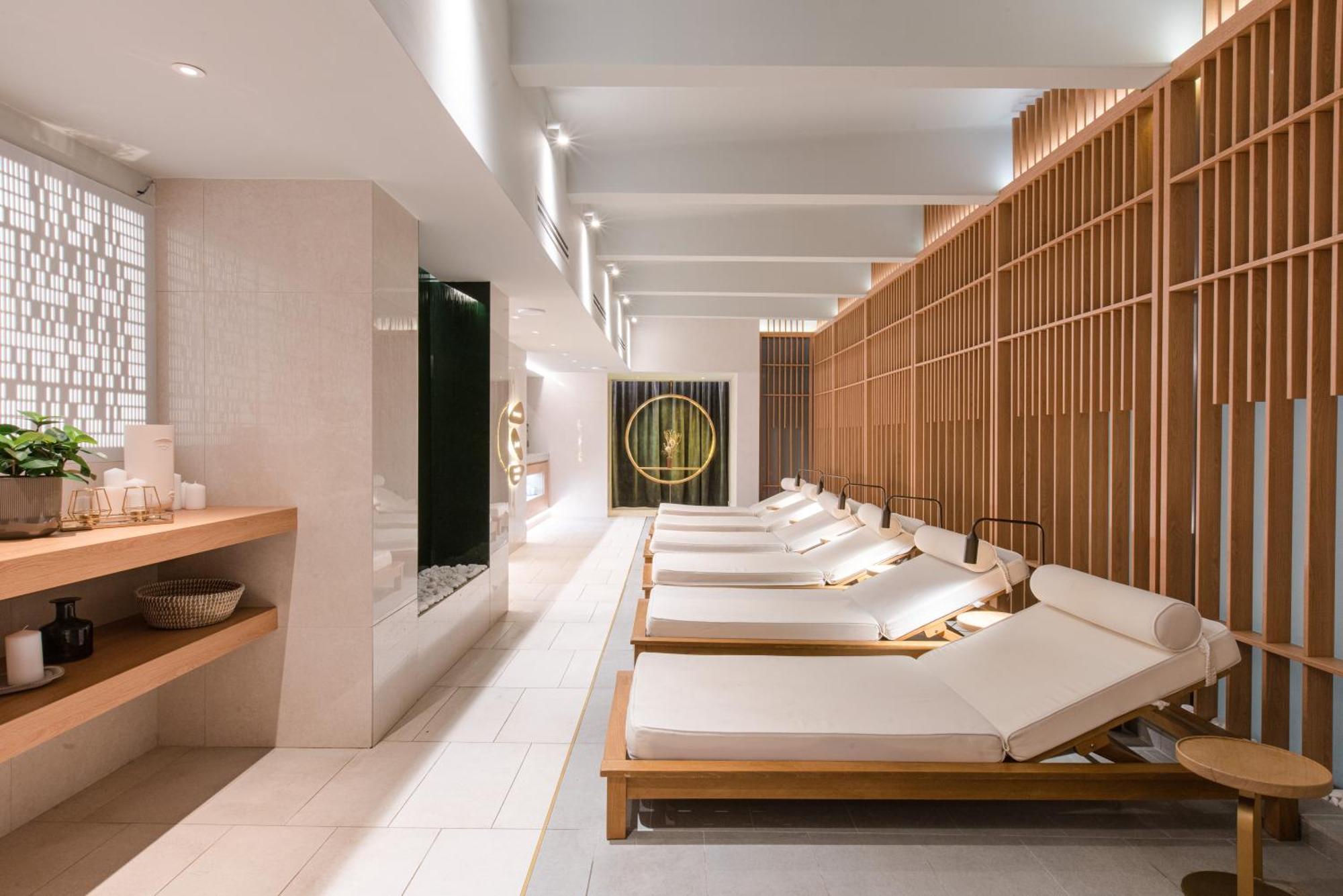 Deluxe Double Room Balcony Spa Access