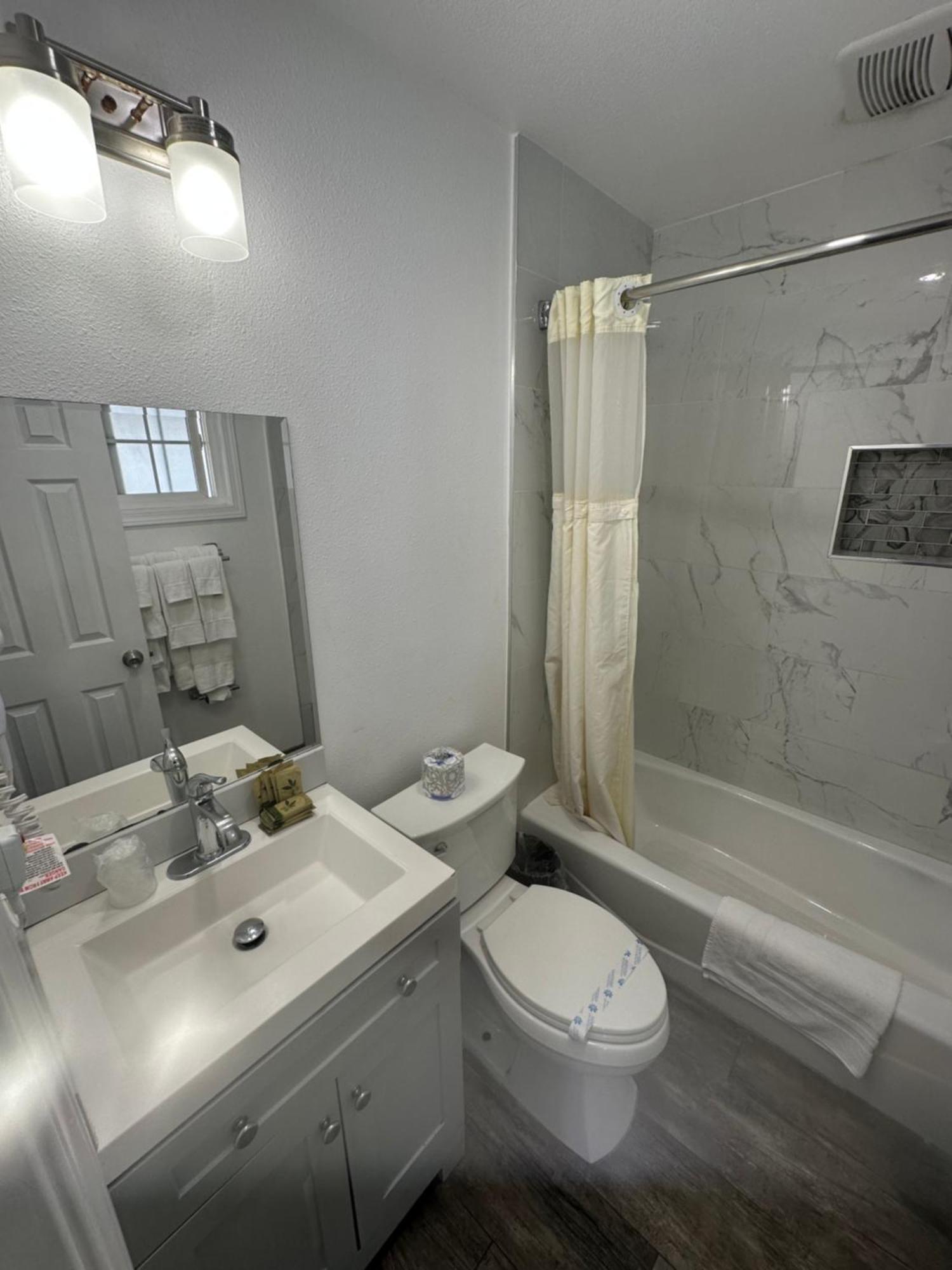 Deluxe Family Suite