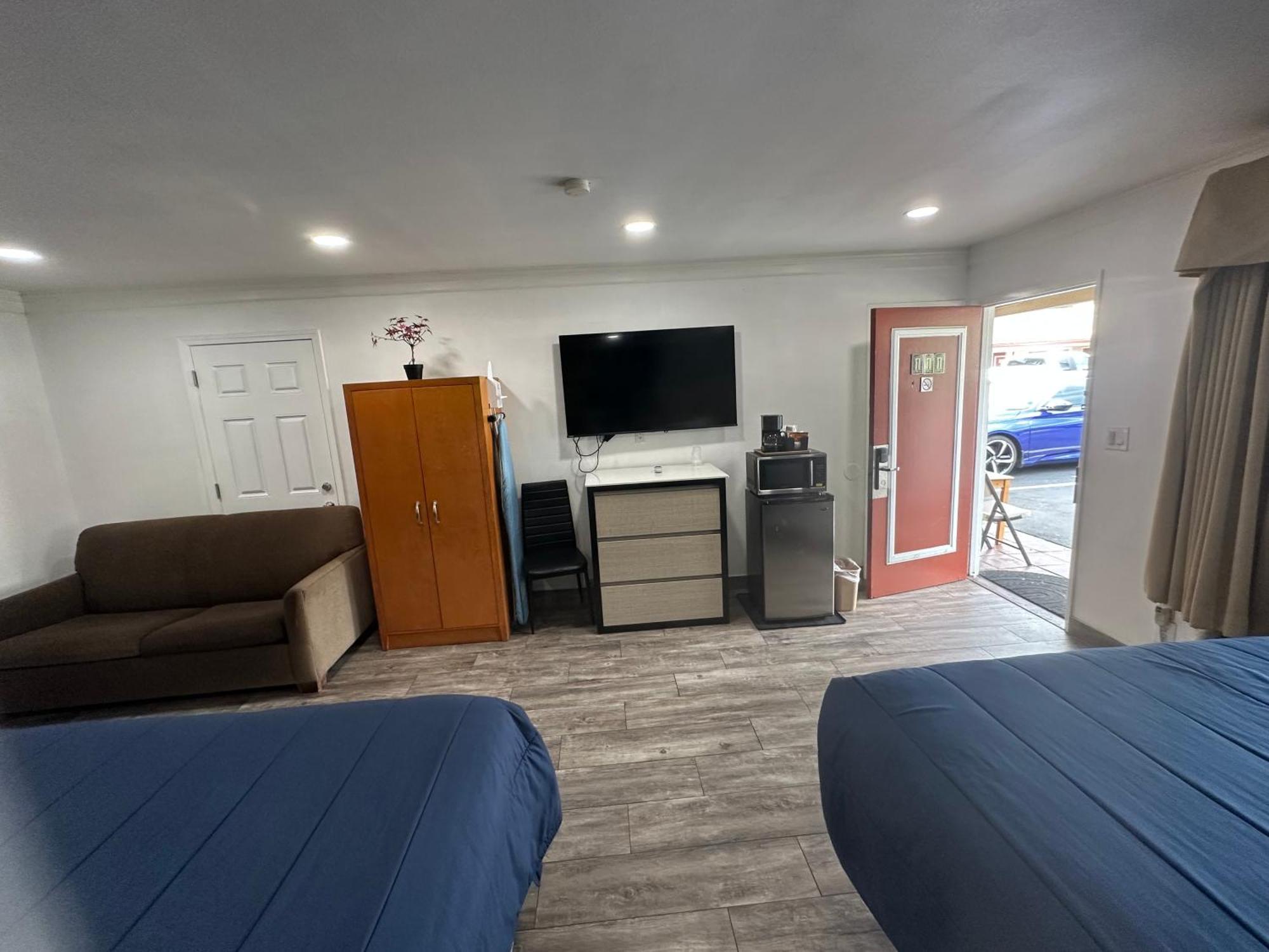 Deluxe Family Suite