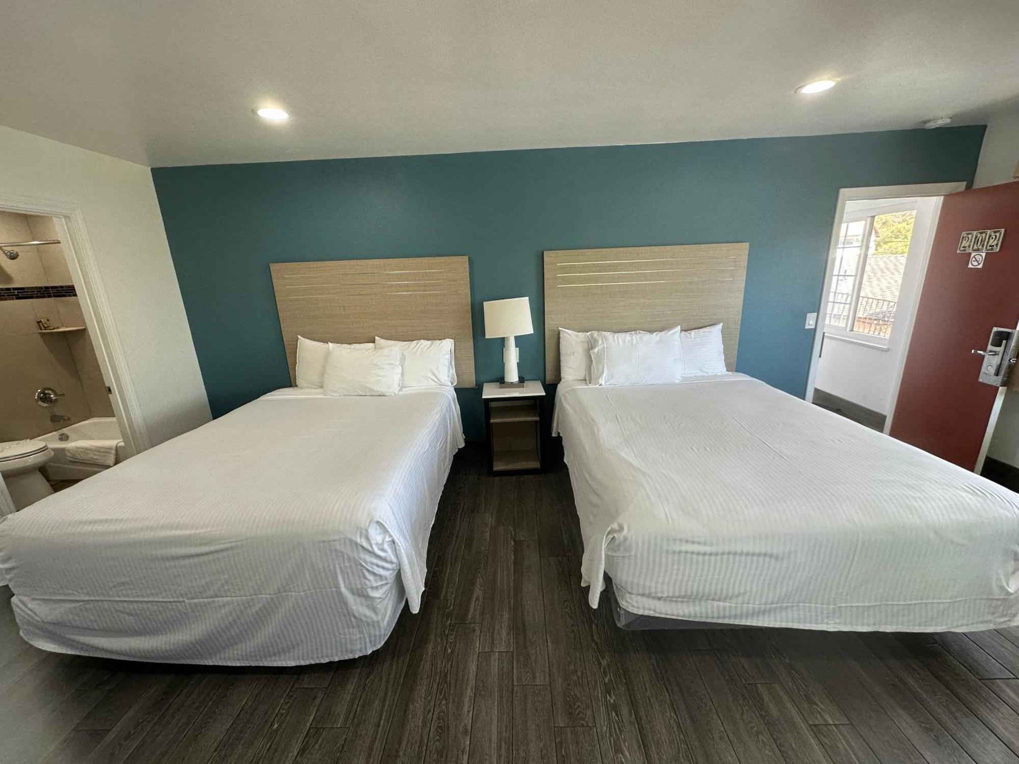 Deluxe Family Suite