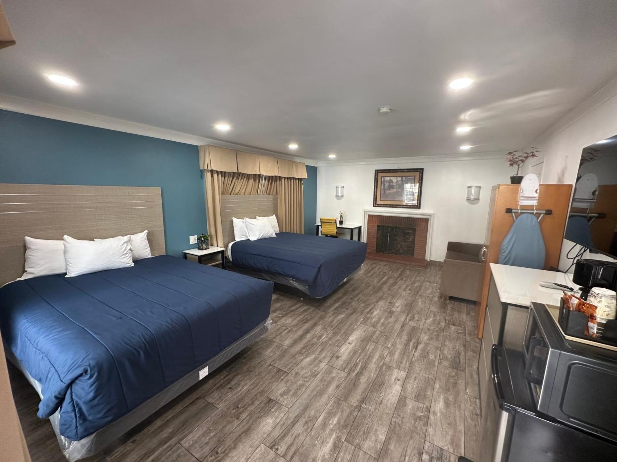 Deluxe Family Suite
