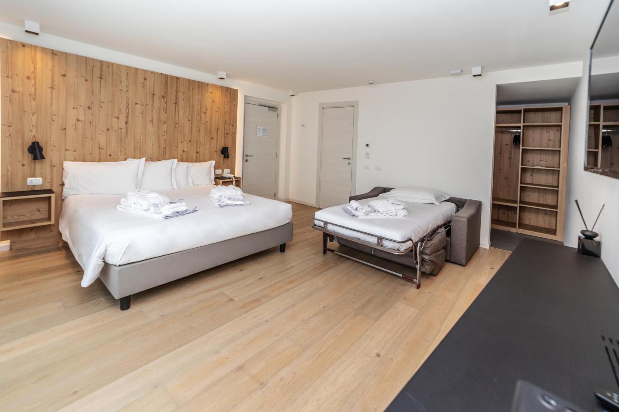 Basic Triple Room