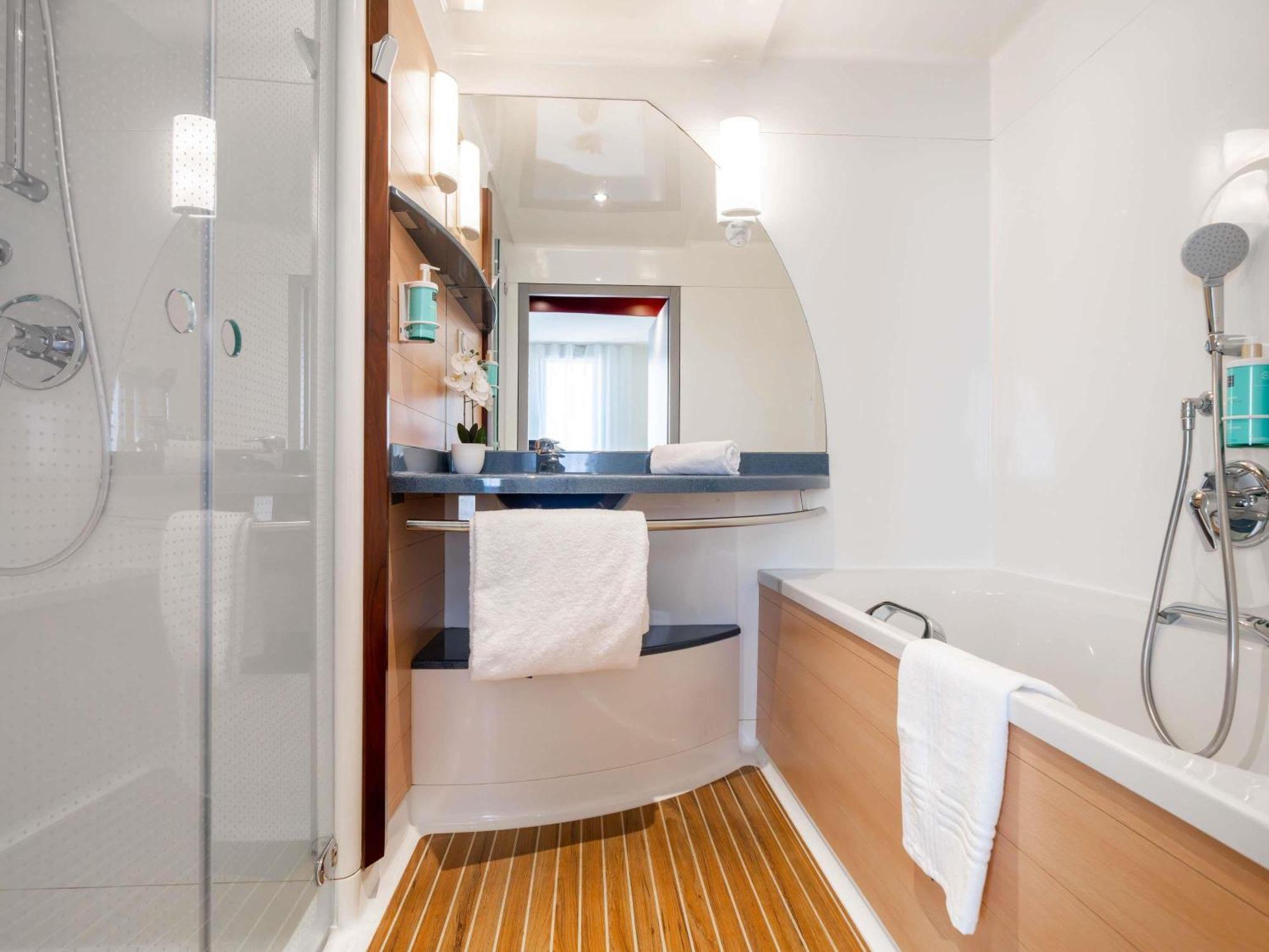 Superior Queen Suite
