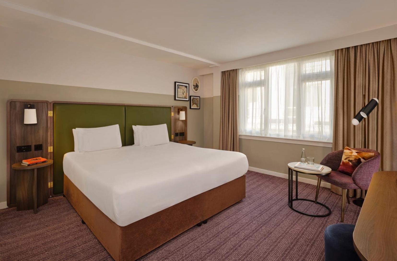 Classic Room 1 Queen Size Bed
