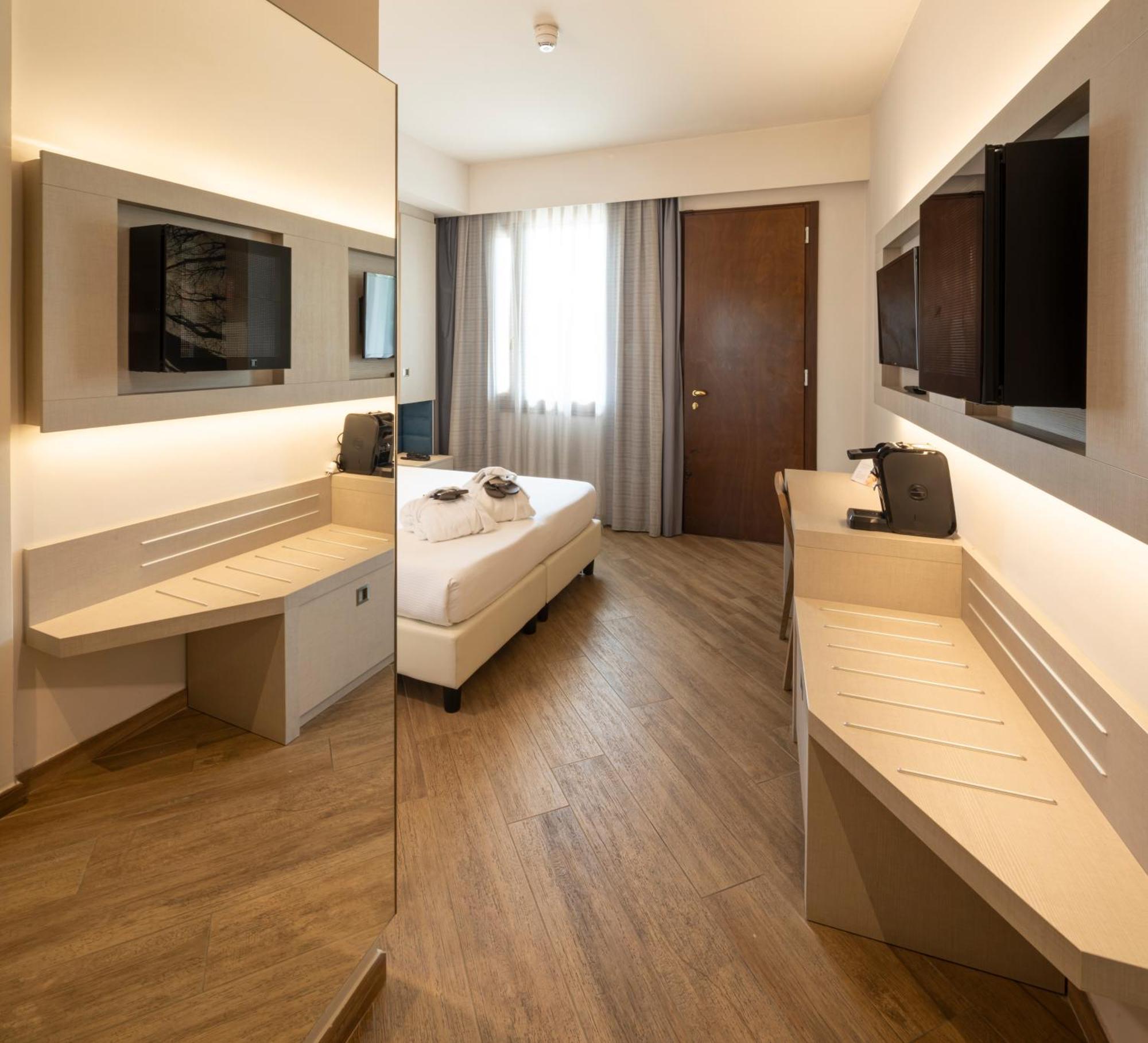 Comfort Queen Room Garden View Spa Access
