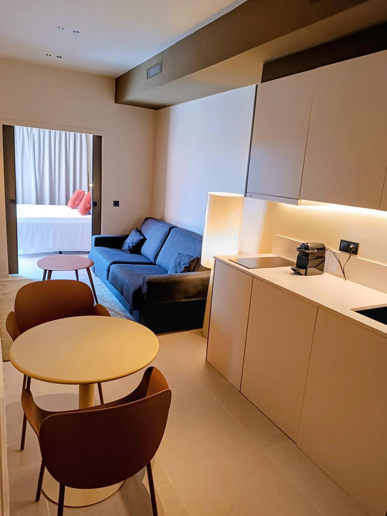 One-Bedroom Apartment with Terrace,1704853142:JPEG