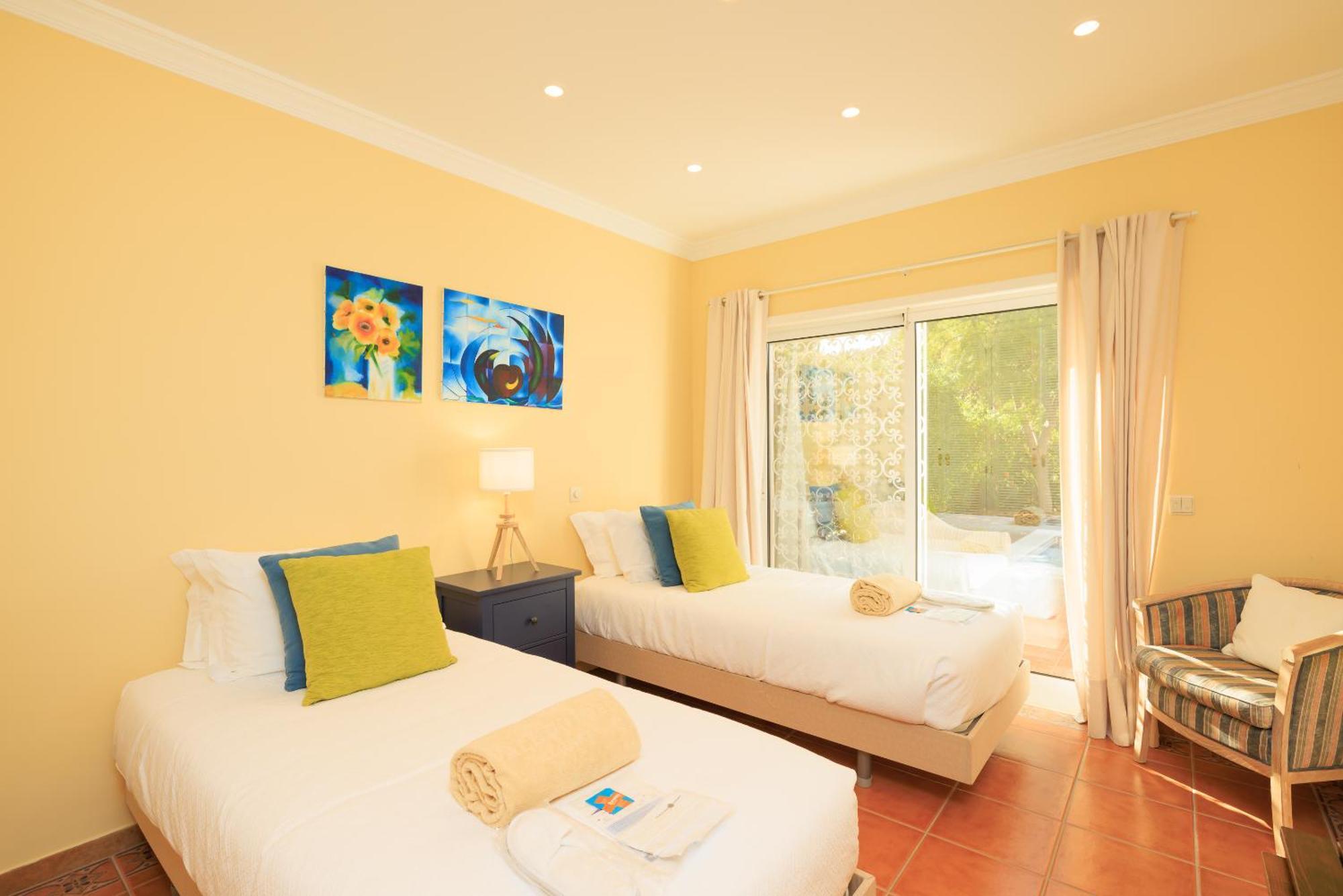 Townhouse Superior de 3 Quartos com Piscina