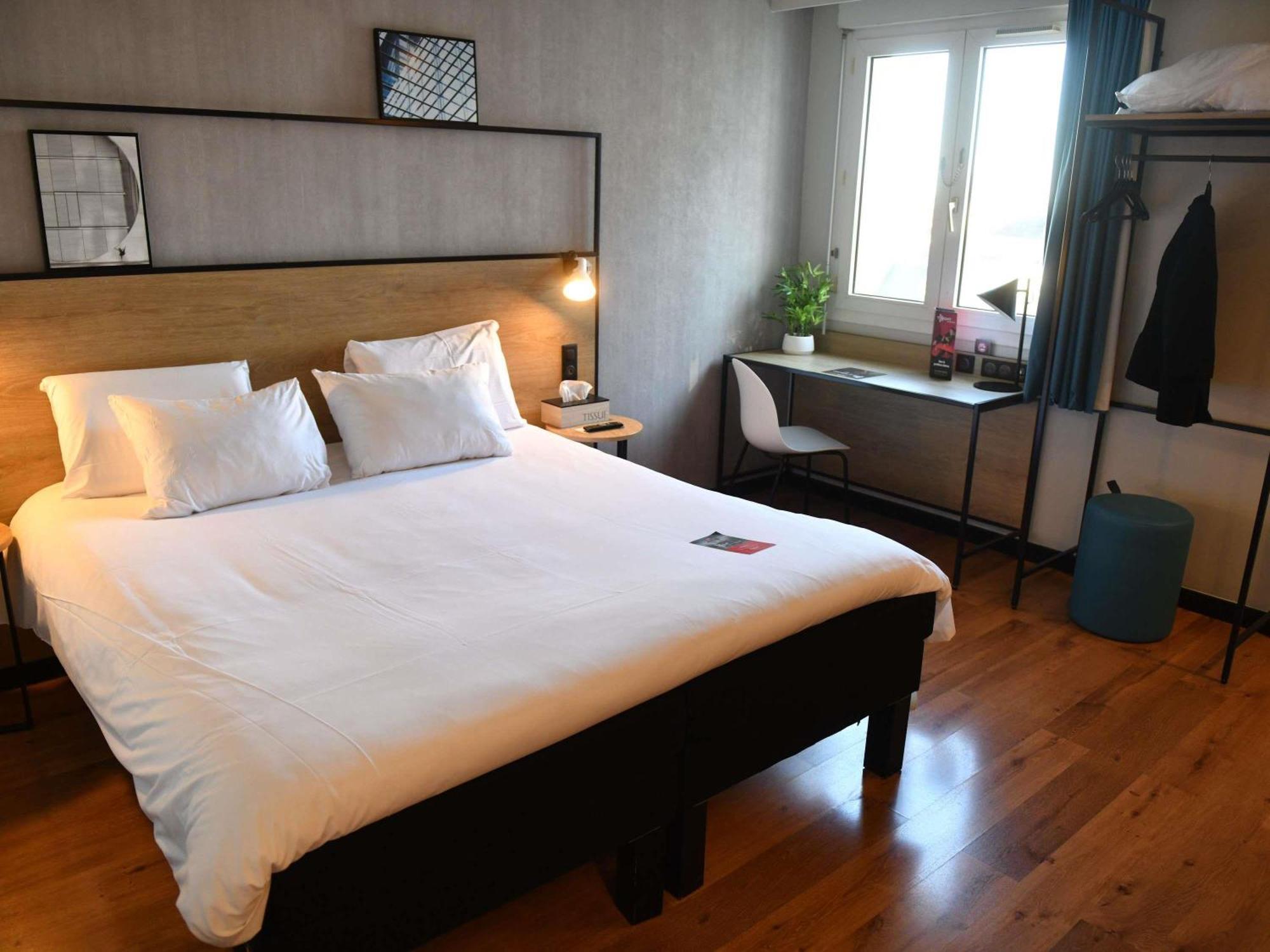 Standaard Kamer met 1 Tweepersoonsbed en 1 Eenpersoonsbed