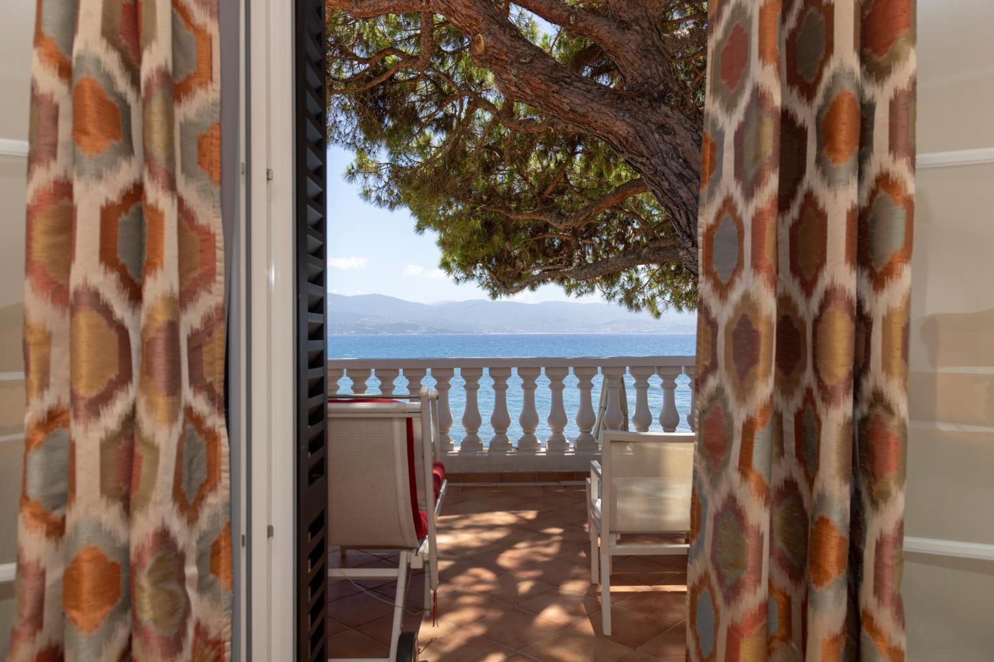 SUPERIOR ROOM – upstairs terrace sea view