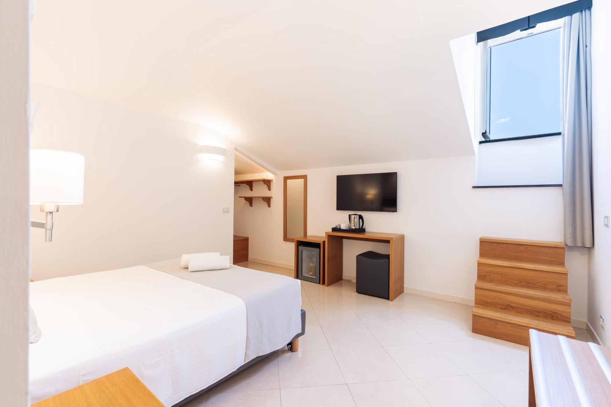 Double or Twin Room Attic