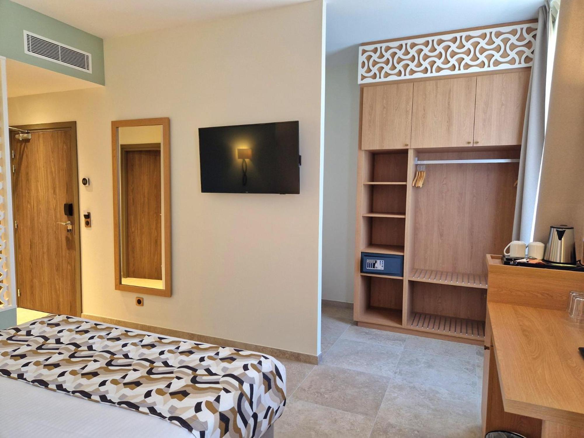 Double Room Garden View Annex building access by stairs