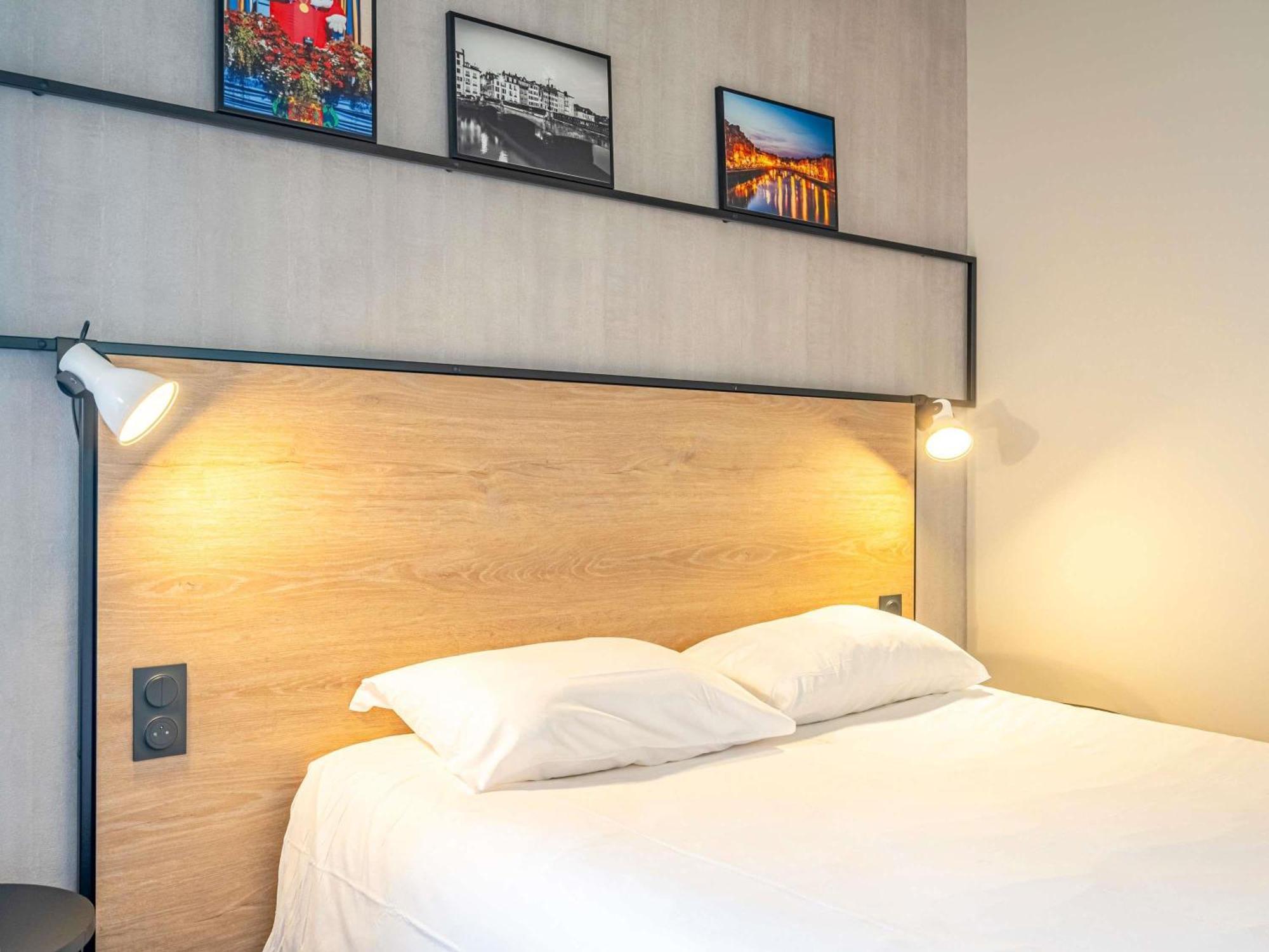 Standard Double Room Mobility Access
