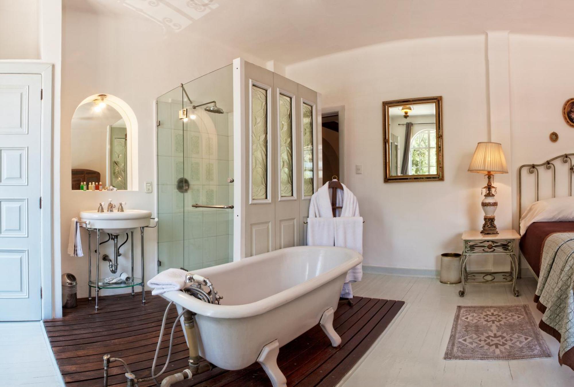 Deluxe Double Room Bath