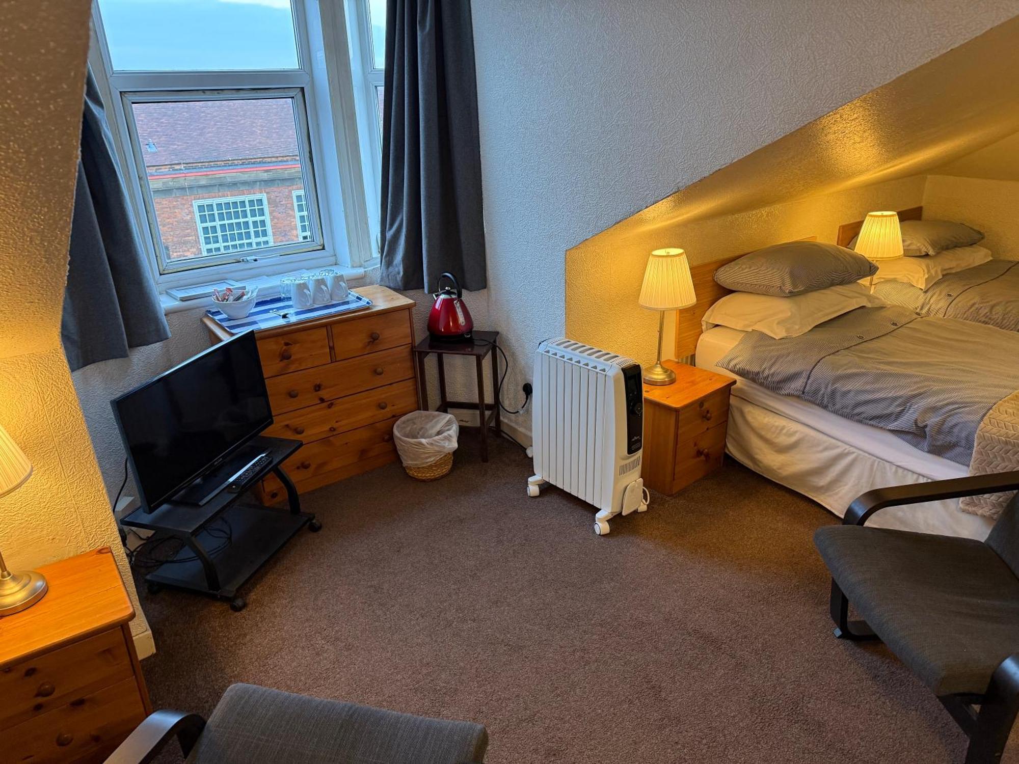 Basic Triple Room