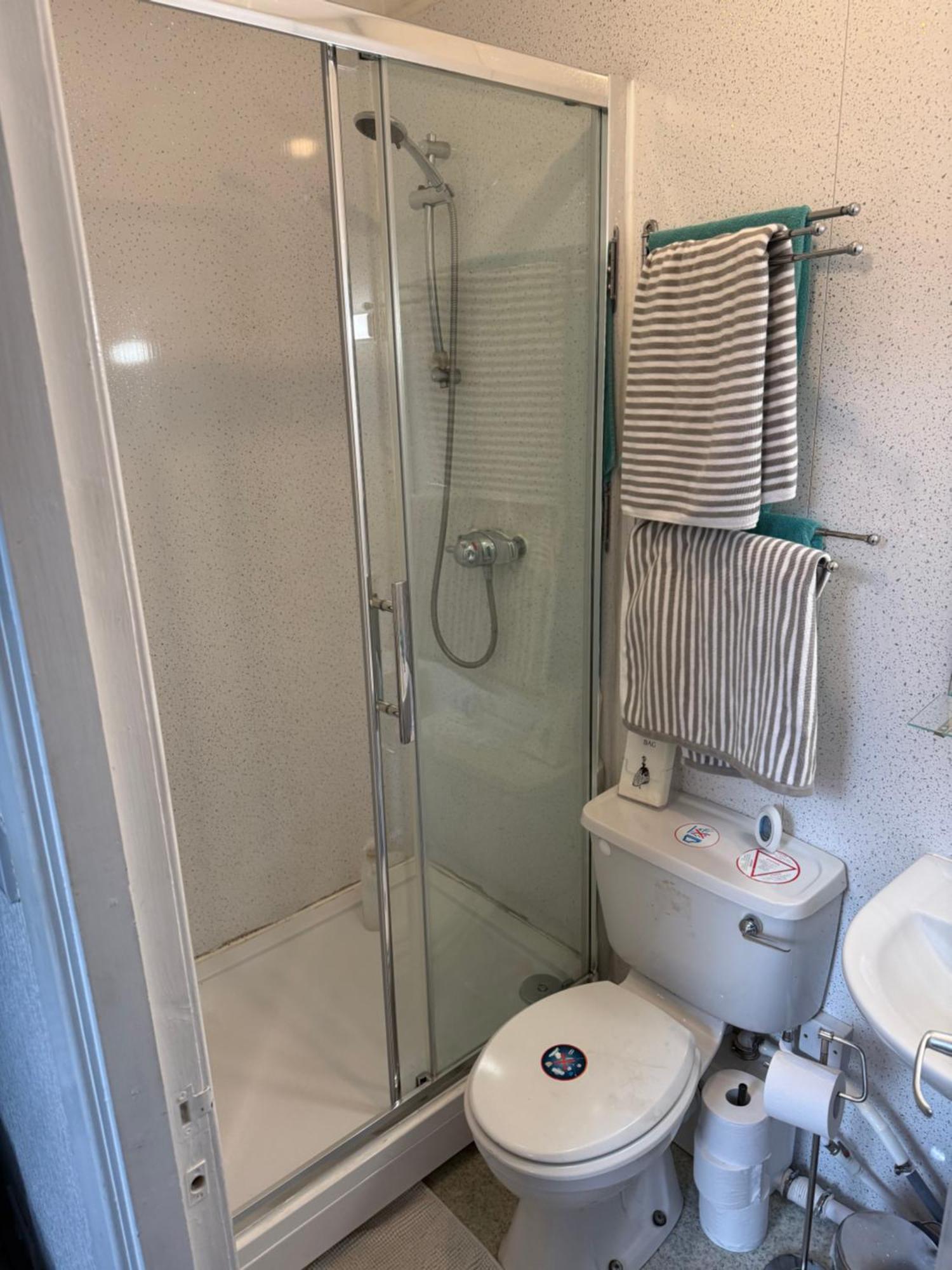 Twin Room Private Bathroom