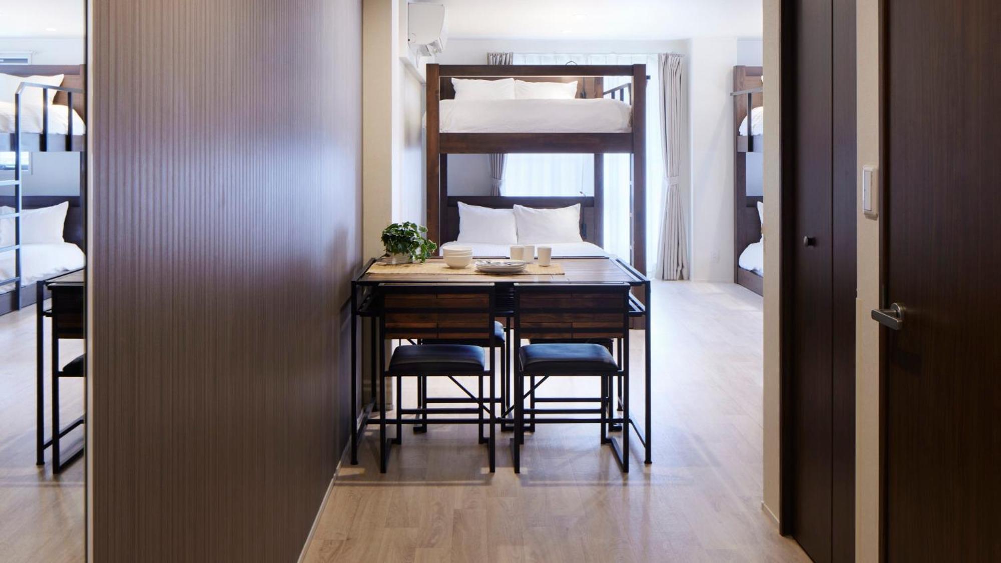 Deluxe Family Room