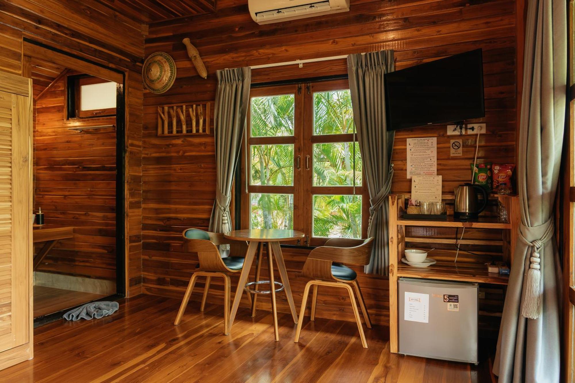 One-Bedroom Bungalow