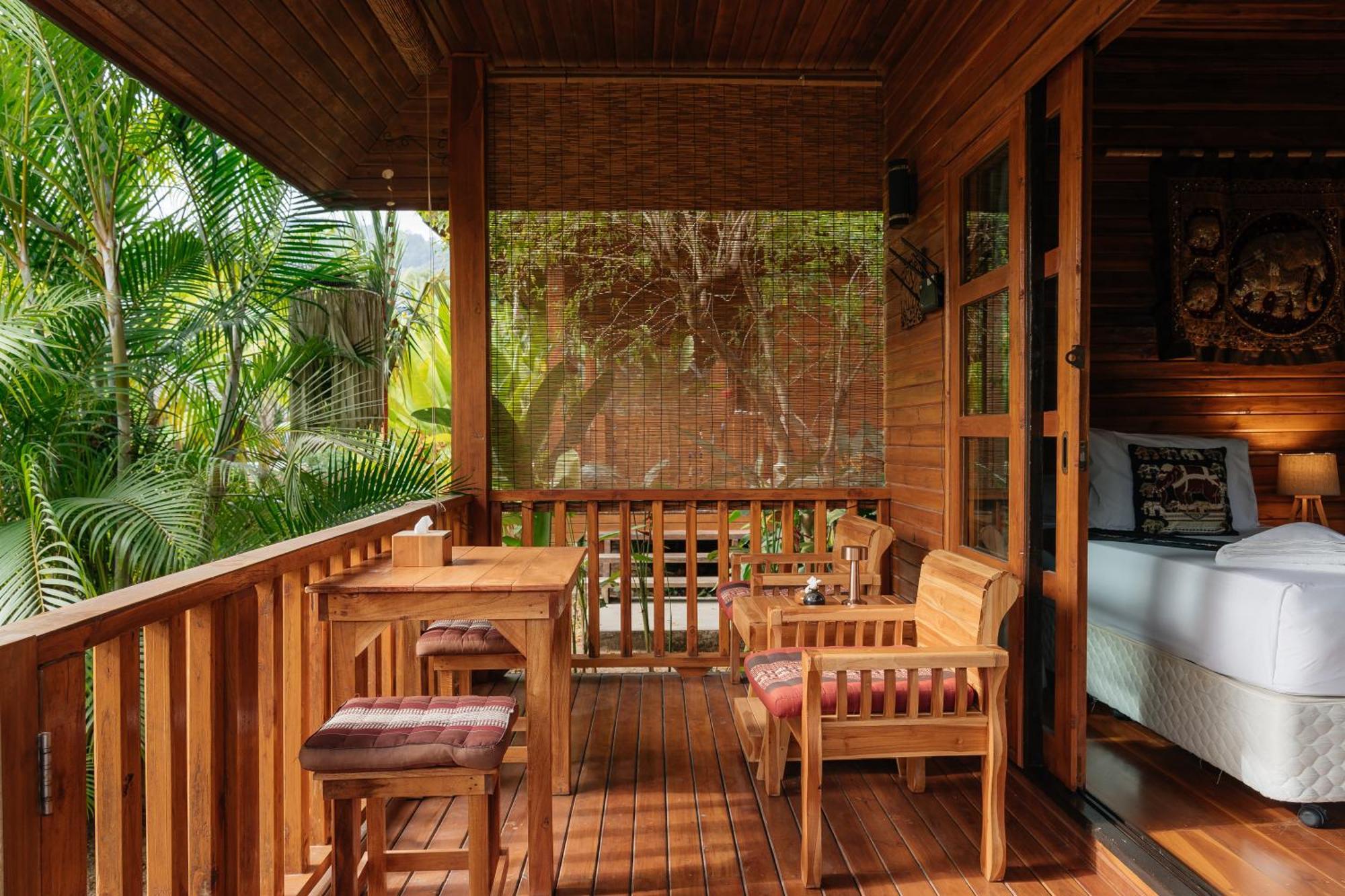 Deluxe Bungalow Garden View