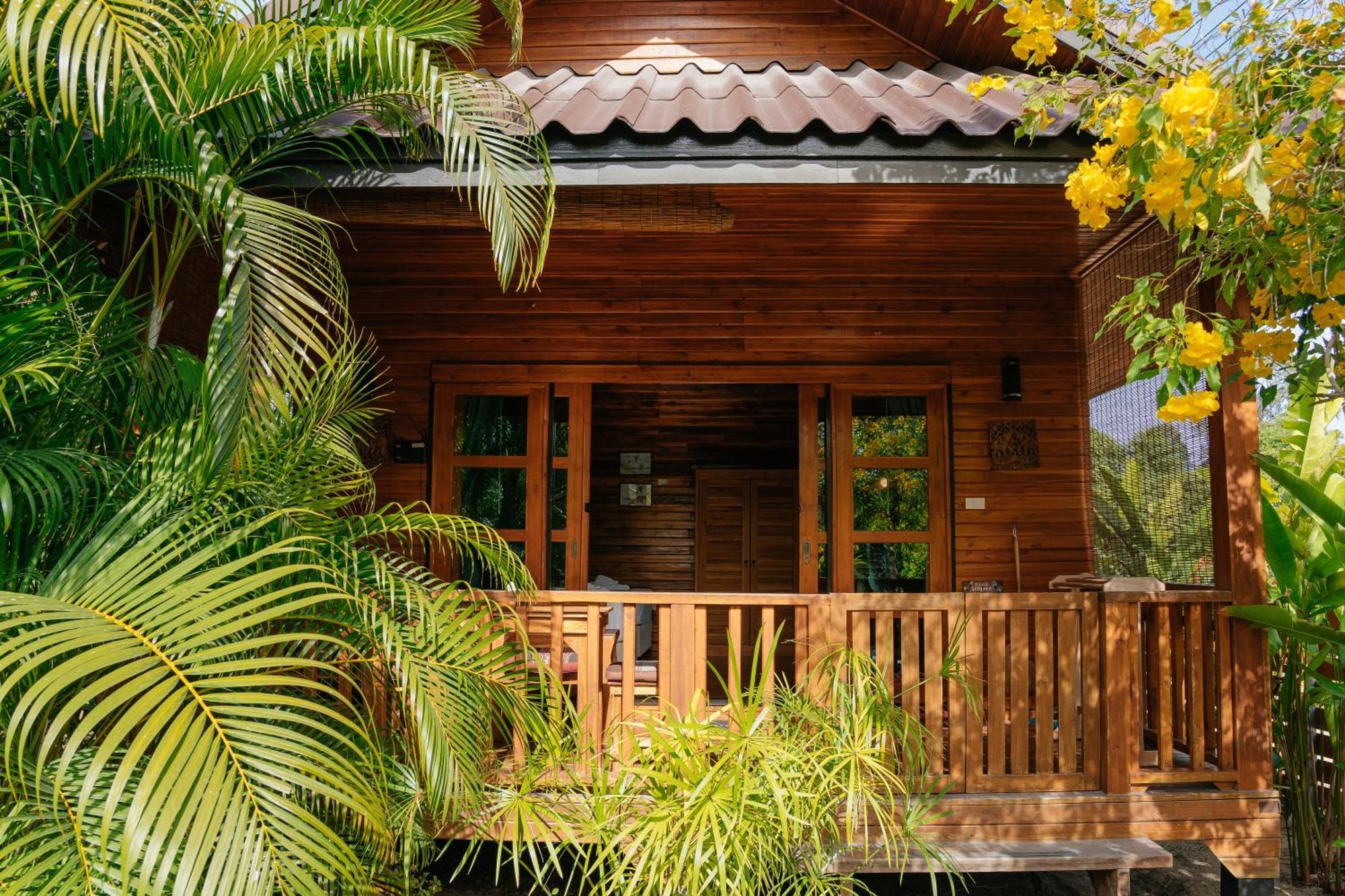 Deluxe Bungalow Garden View