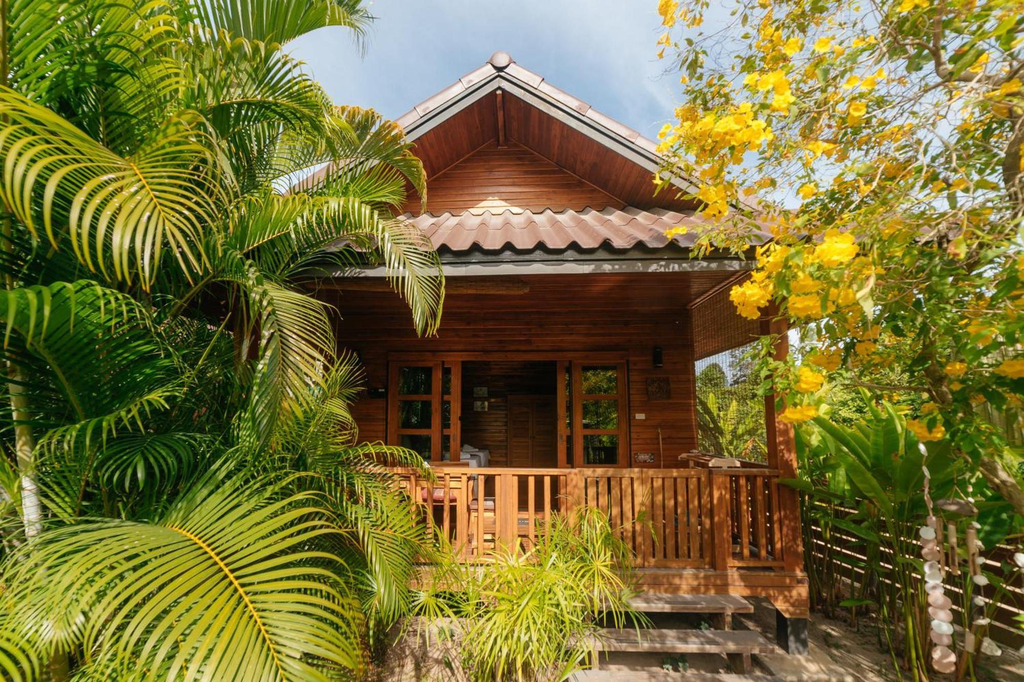 Deluxe Bungalow Garden View