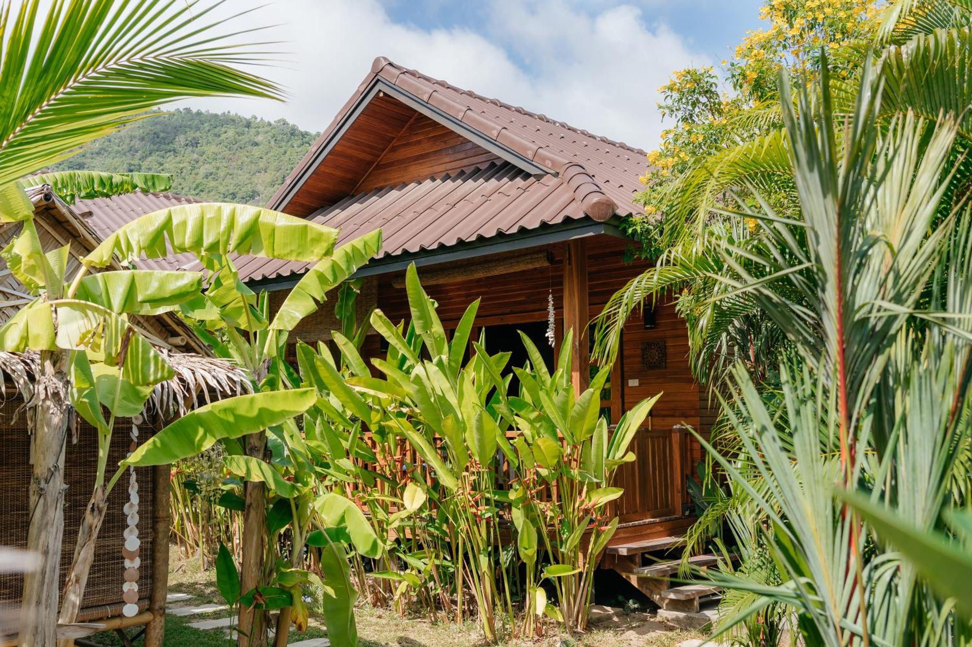 Deluxe Bungalow Garden View
