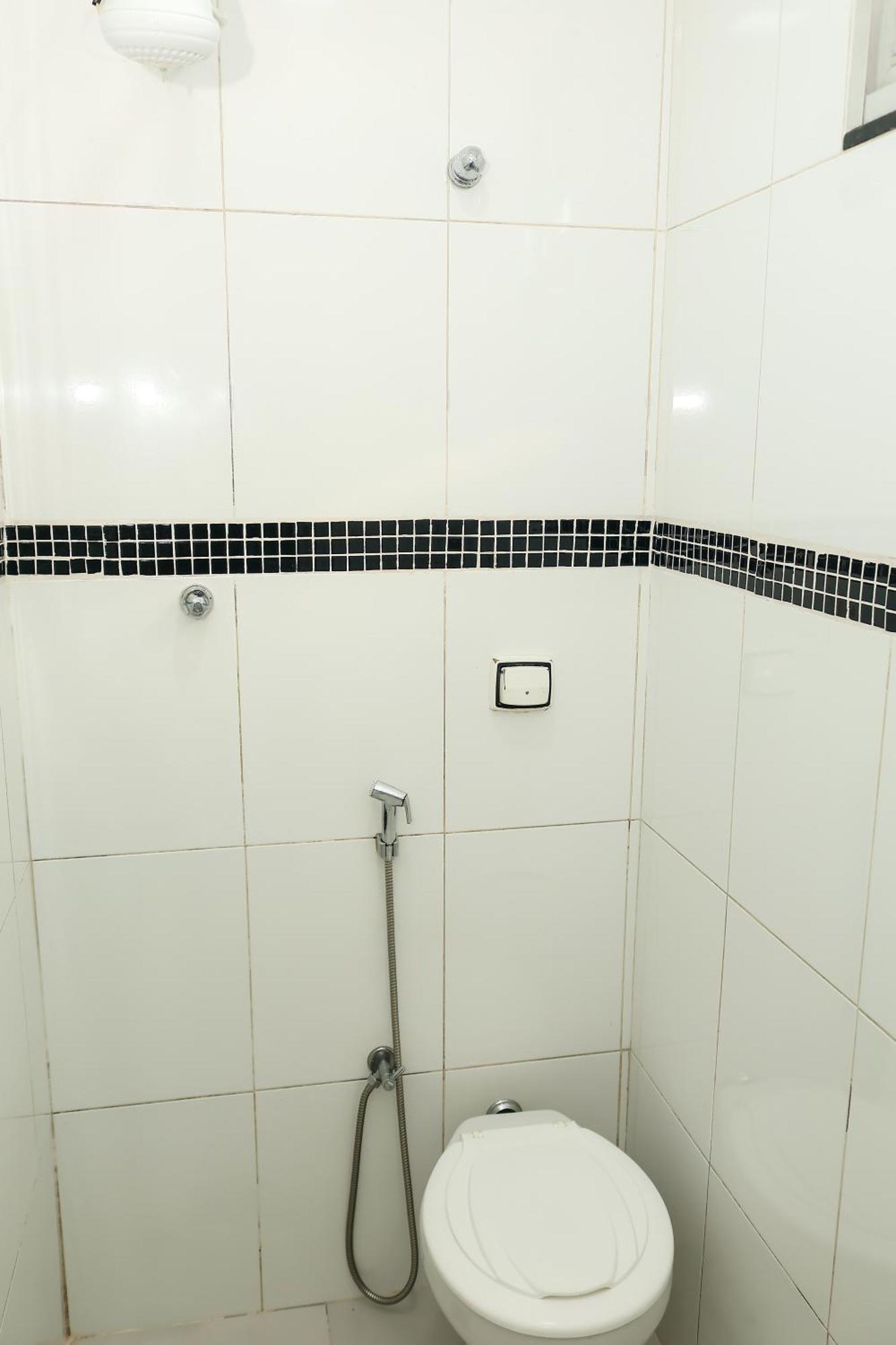 Deluxe Double Room Shower