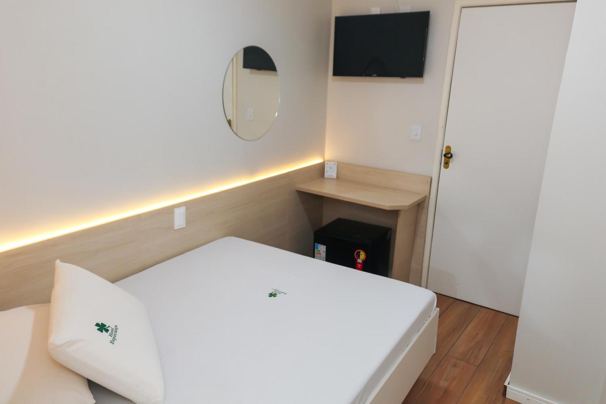 Deluxe Double Room Shower