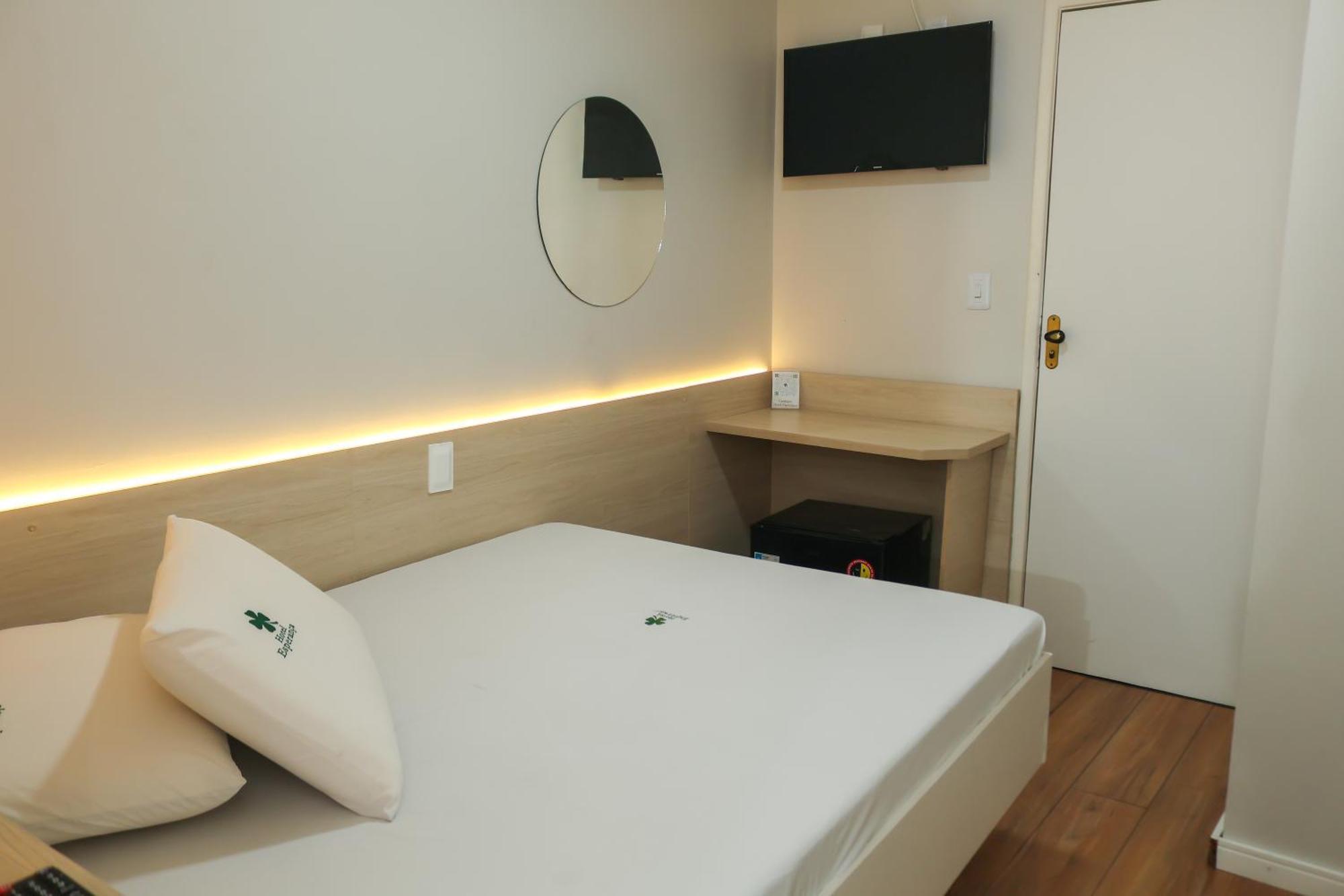 Deluxe Double Room Shower