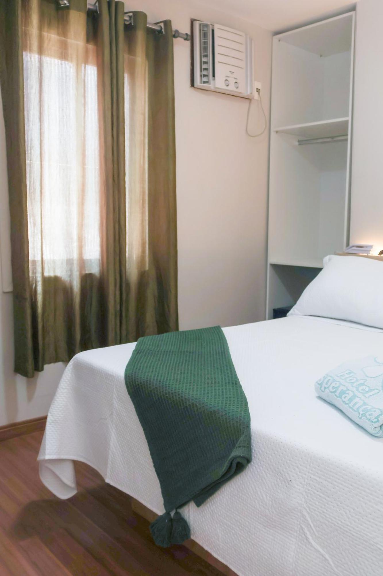 Deluxe Double Room Shower