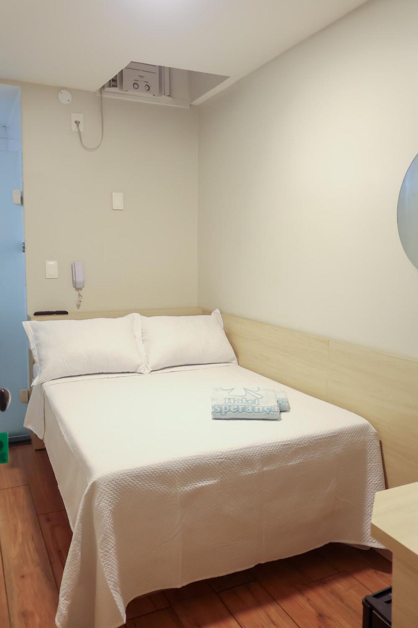 Deluxe Double Room Shower
