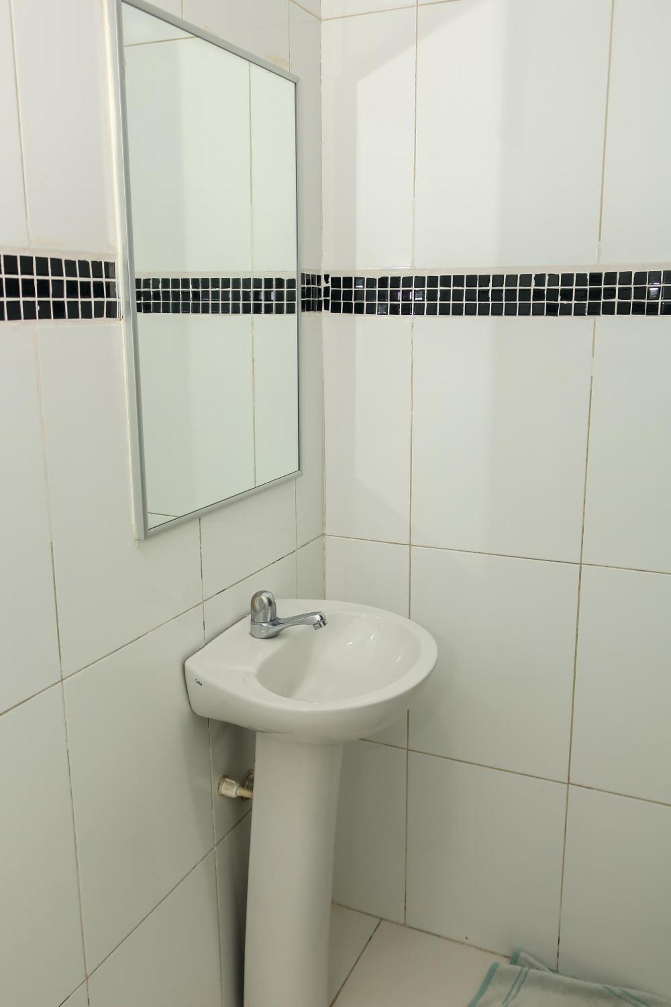 Deluxe Double Room Shower