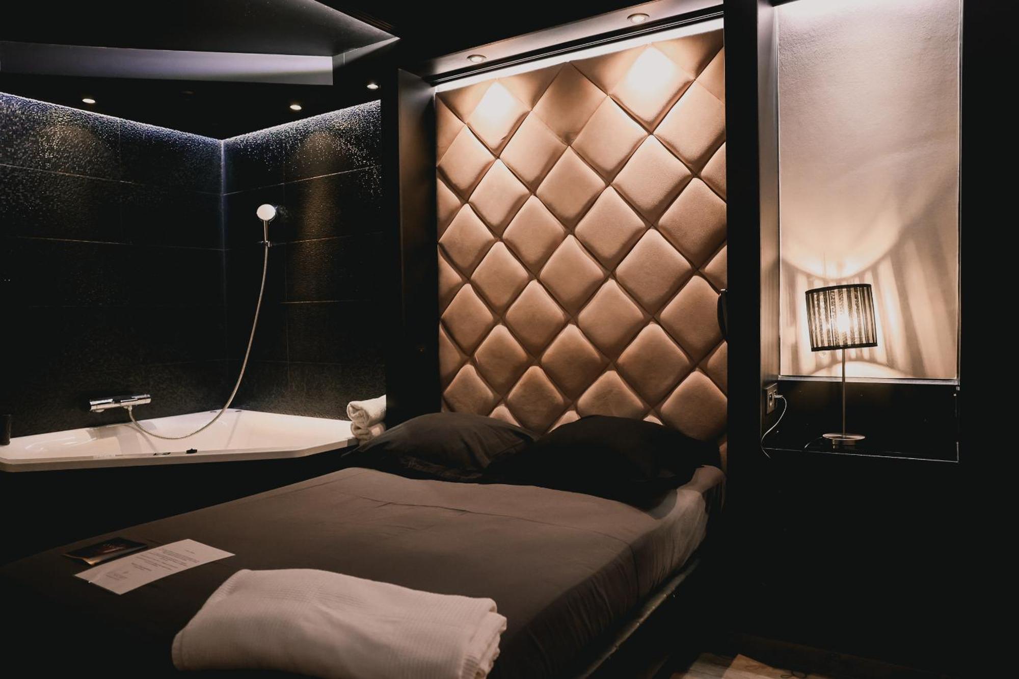 Queen Room Spa Bath