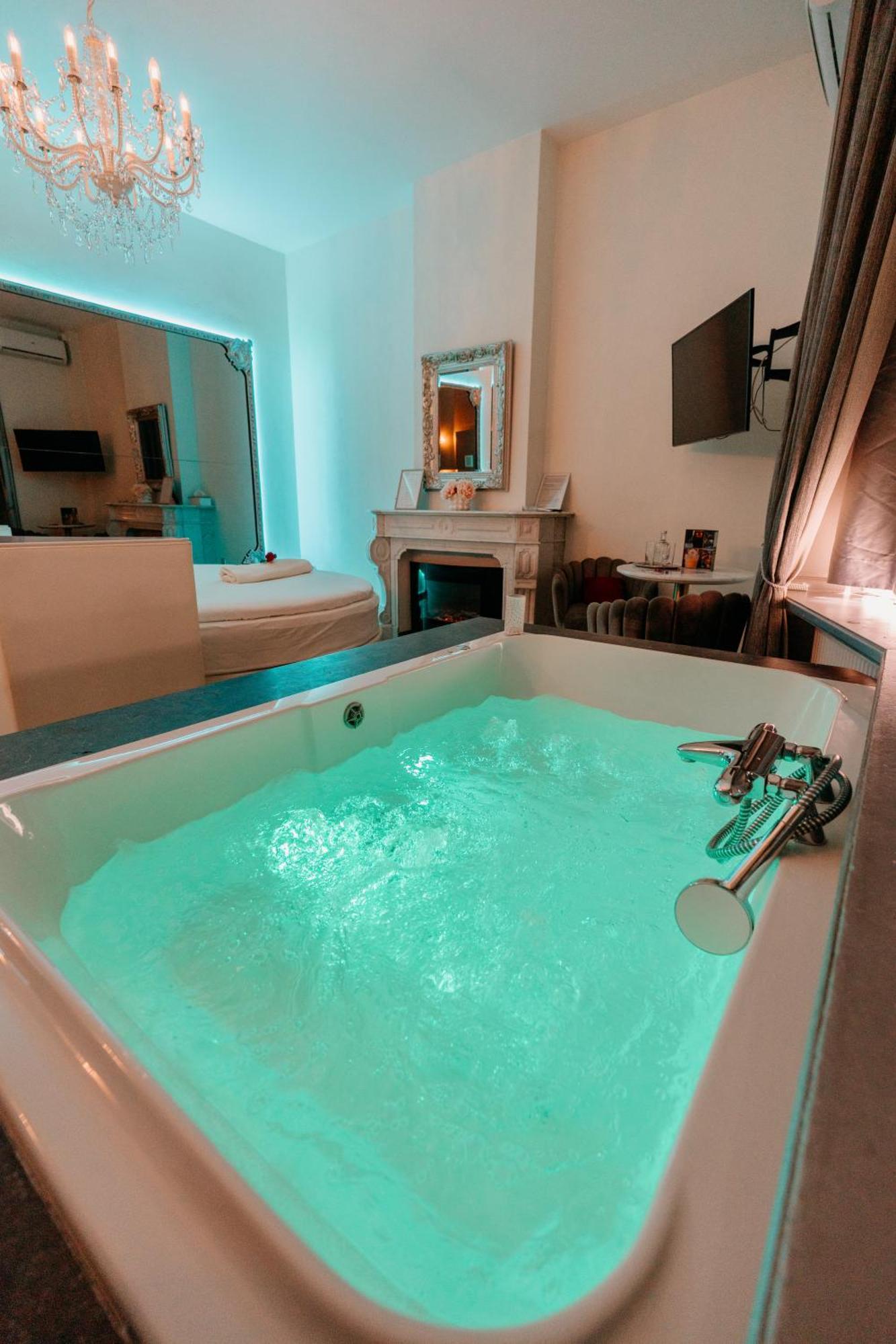 Double Room Spa Bath