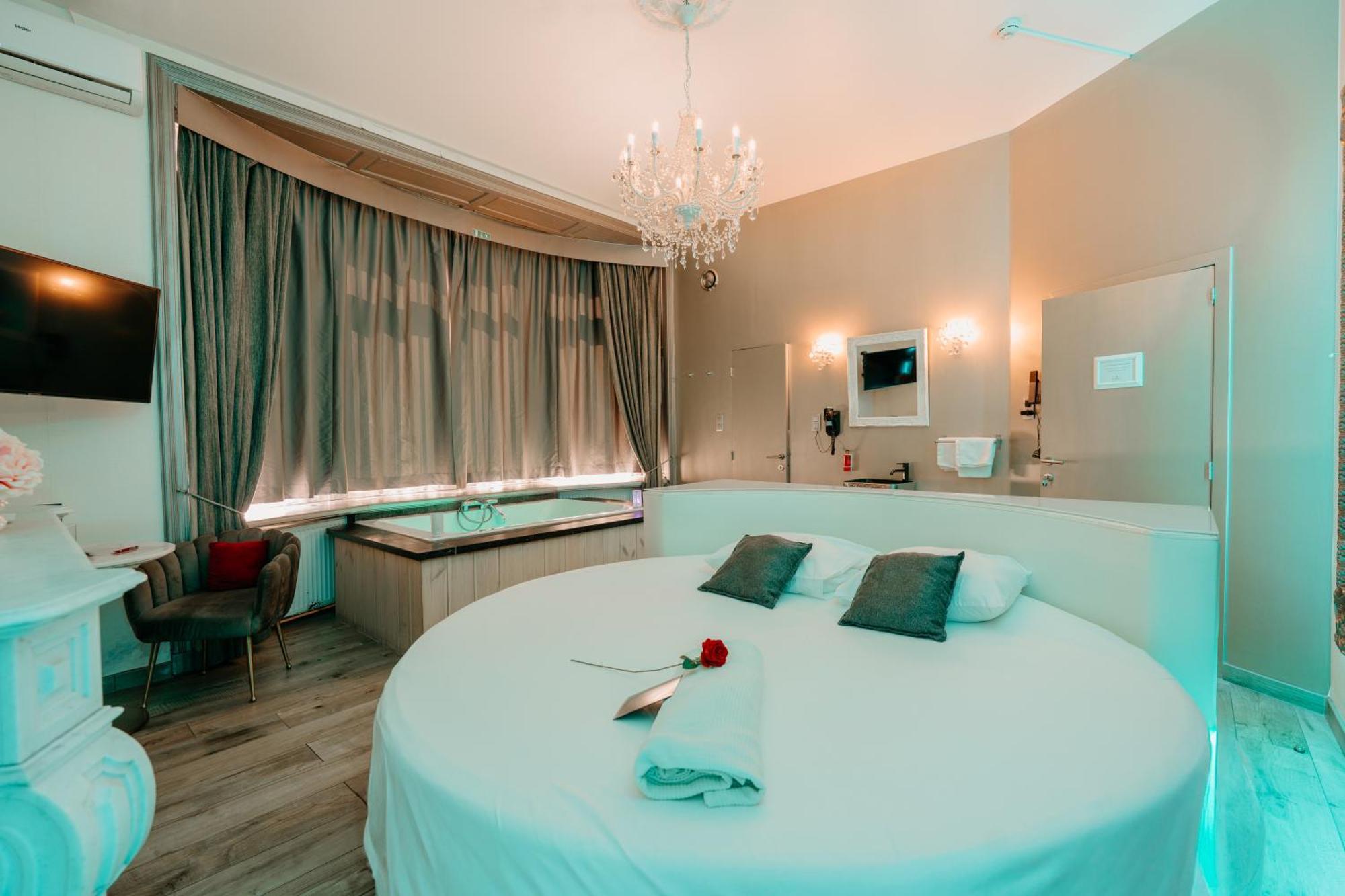Double Room Spa Bath